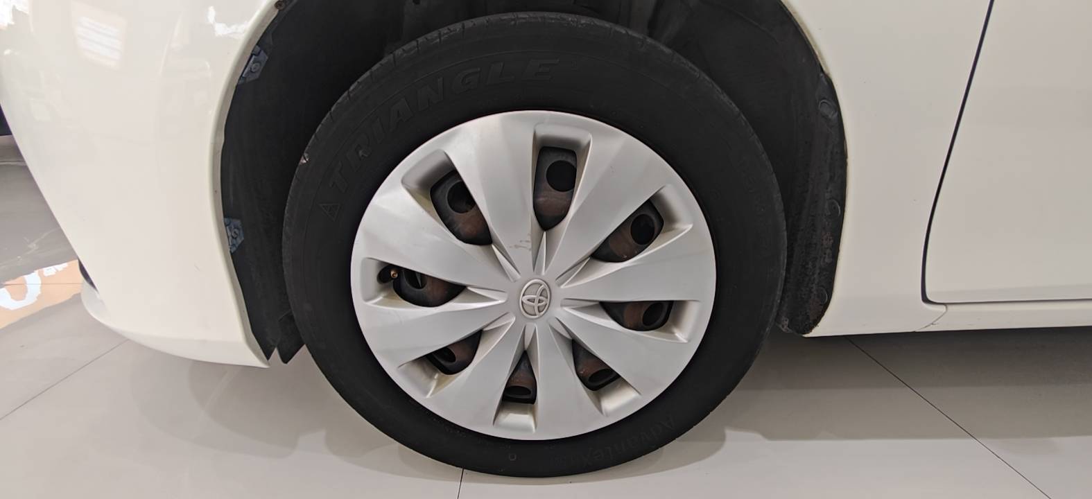 Toyota Yaris 2016 YARiS L Zhi Xuan 1.5E CVT Dynamic Edition — 3