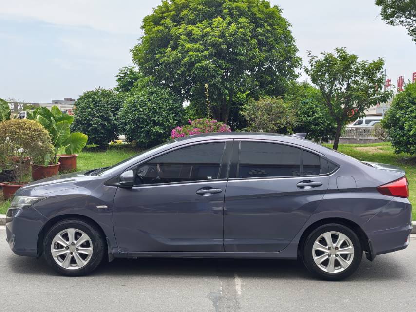 Honda Gienia 2016 City 1.5 CVT Style Edition — 3