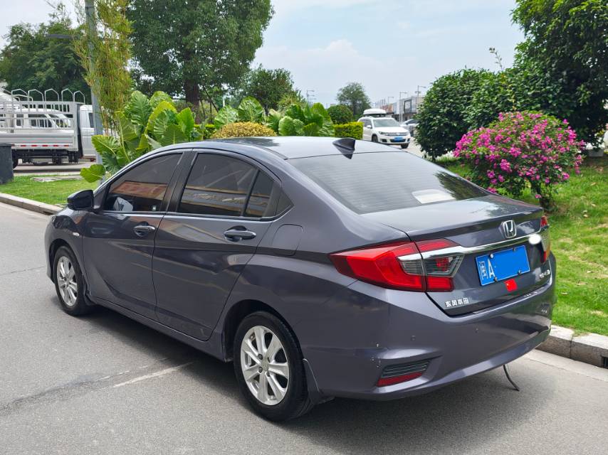 Honda Gienia 2016 City 1.5 CVT Style Edition — 4