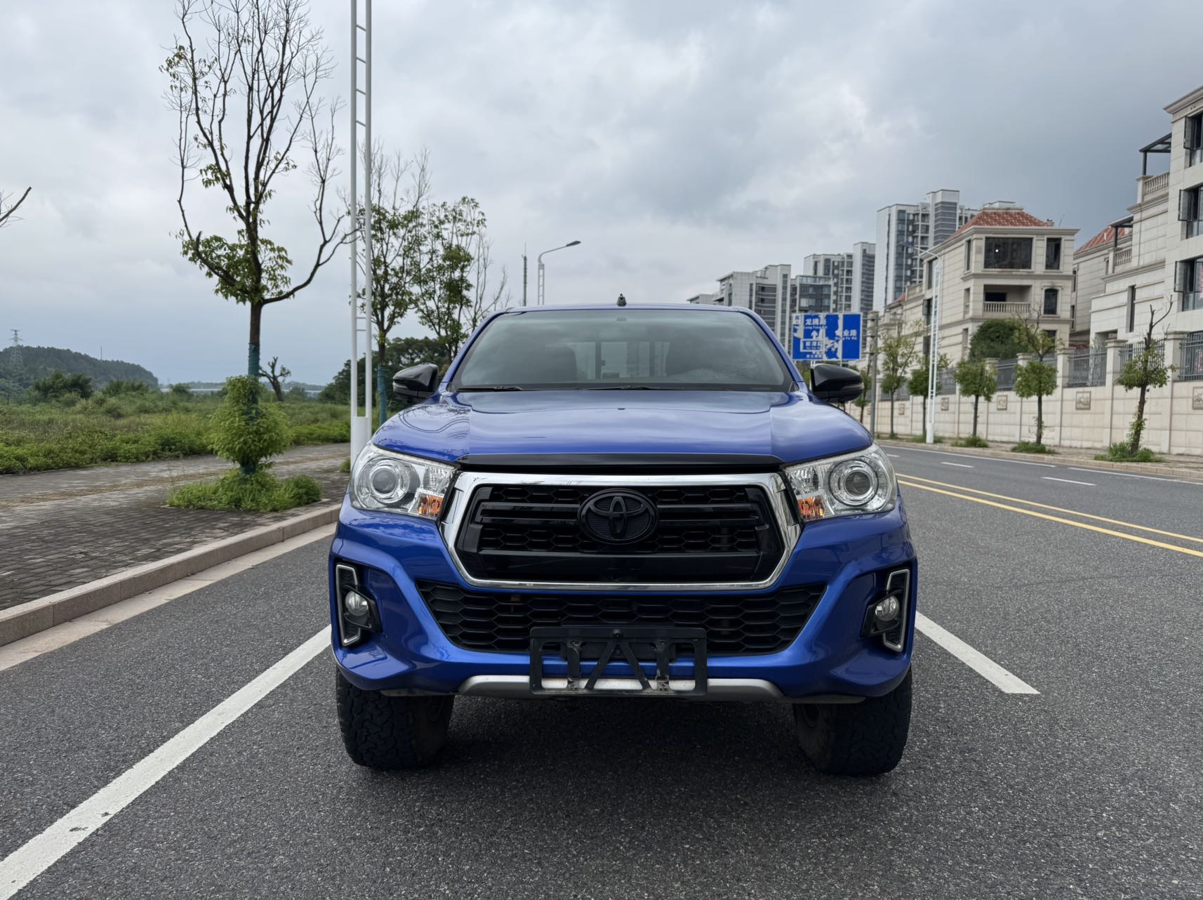 Toyota Hilux (Imported) 2015 Hilux 2.7 Middle East Version — 2