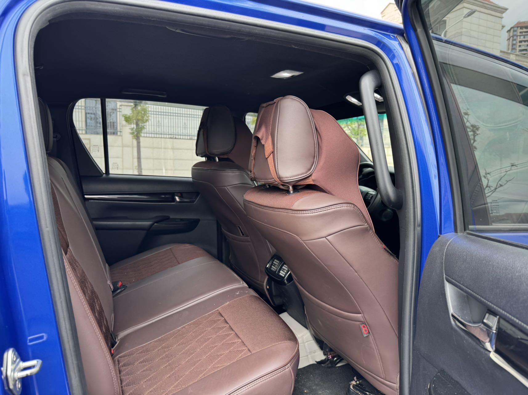 Toyota Hilux (Imported) 2015 Hilux 2.7 Middle East Version — 5