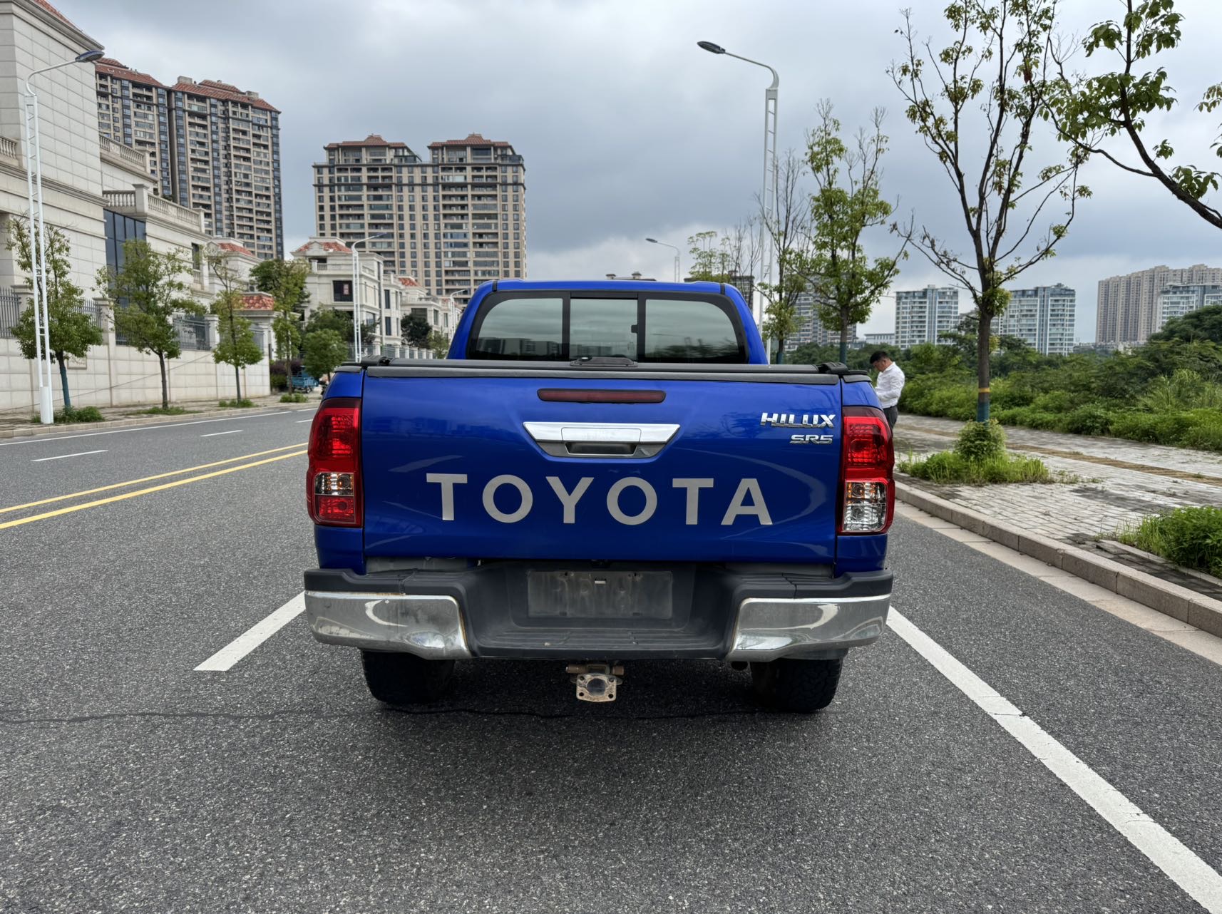 Toyota Hilux (Imported) 2015 Hilux 2.7 Middle East Version — 7