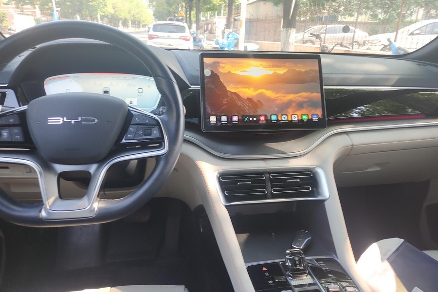 BYD 2023 Song PLUS DM-i 1.5 CVT Champion Edition 110 km Flagship PLUS — 4