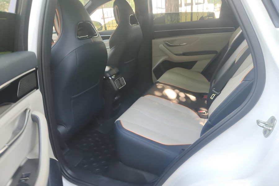 BYD 2023 Song PLUS DM-i 1.5 CVT Champion Edition 110 km Flagship PLUS — 5