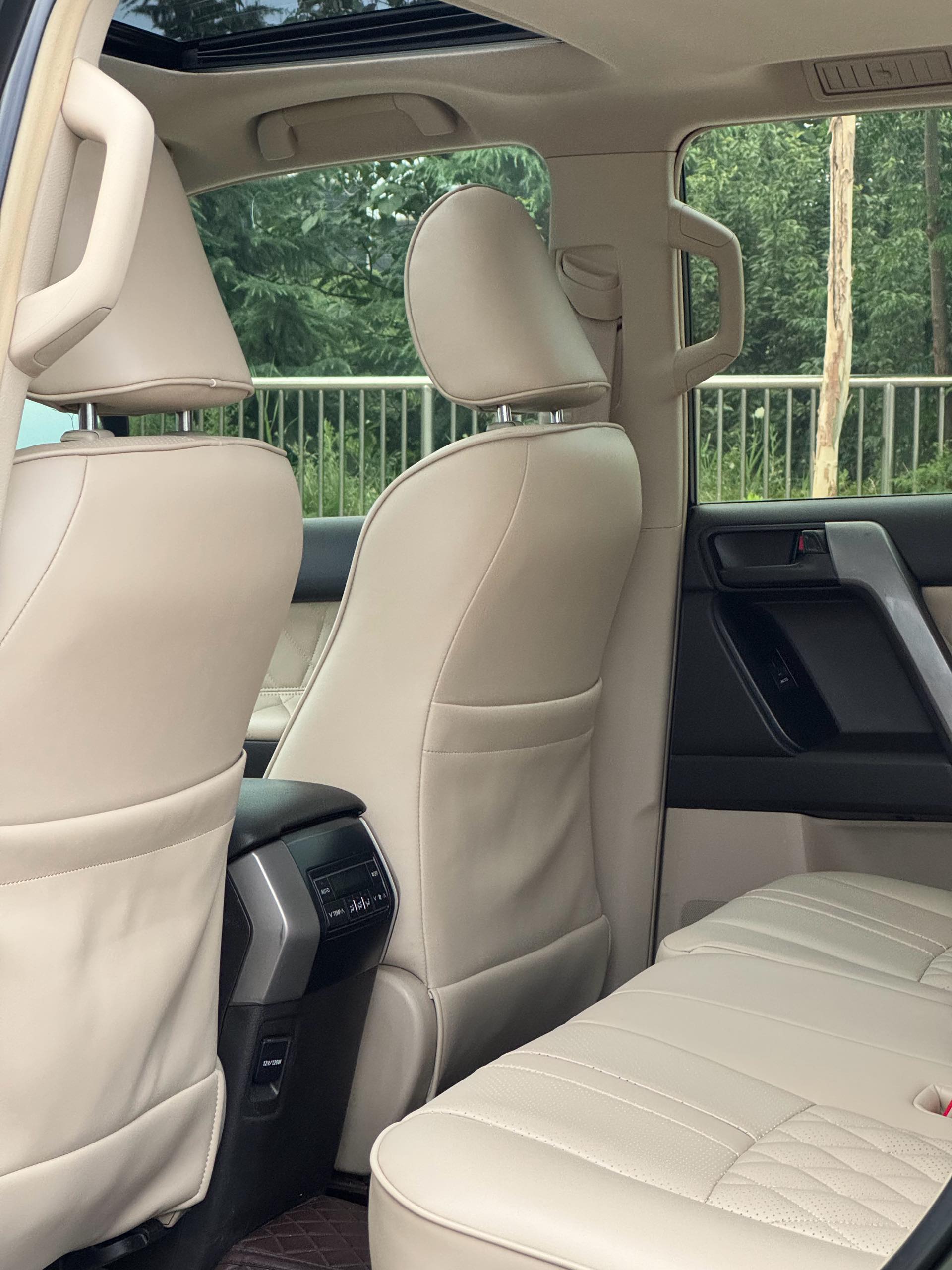 Toyota Prado (Imported) 2010 Prado 4.0 V6 — 7