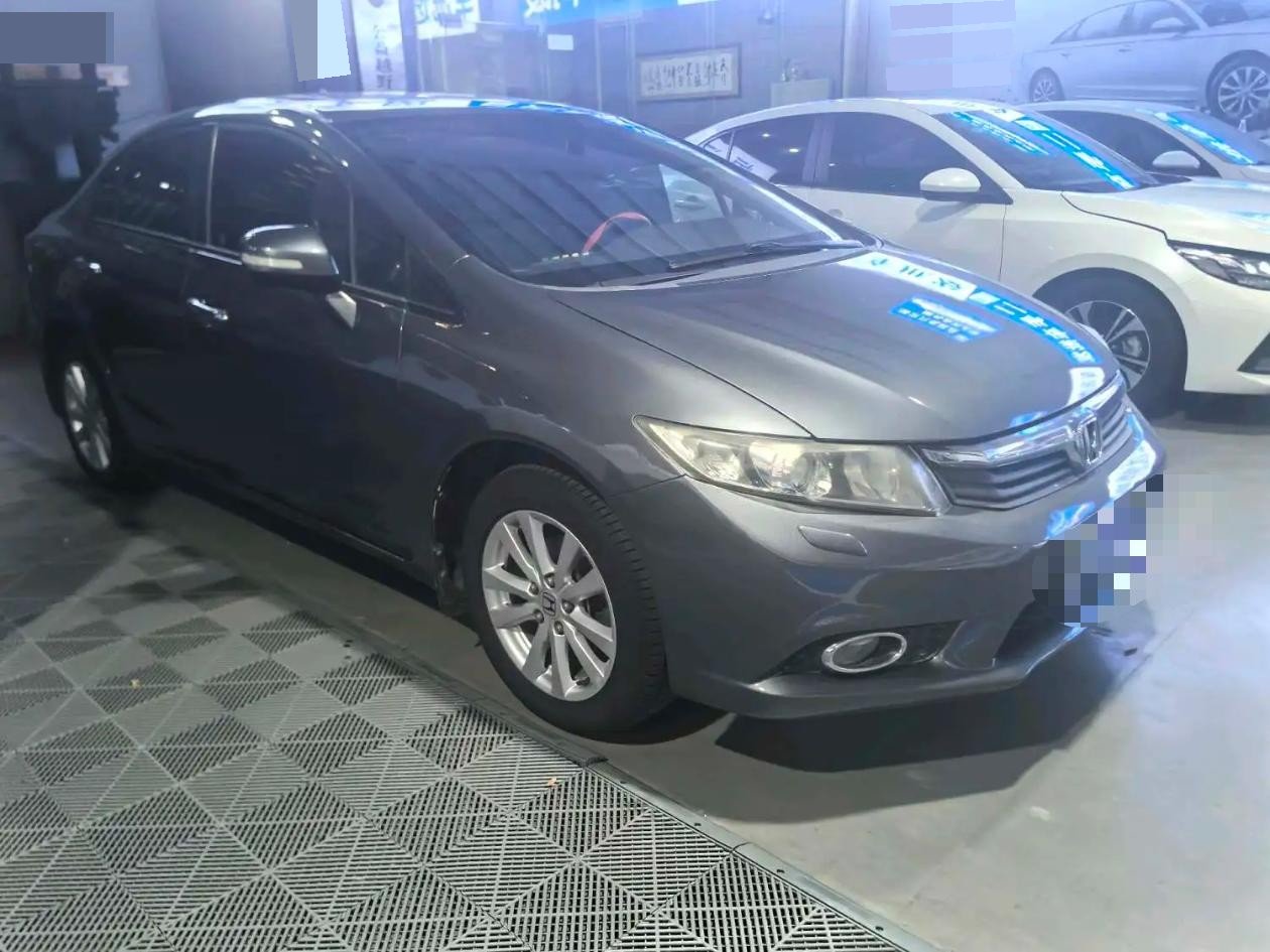 Honda 2012 Civic 1.8 VTi Luxury Version — 3