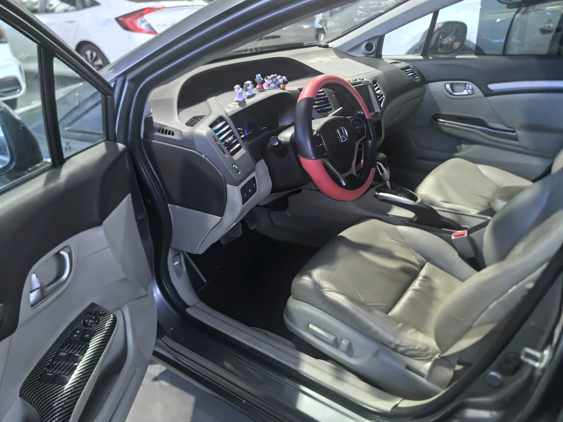 Honda 2012 Civic 1.8 VTi Luxury Version — 5