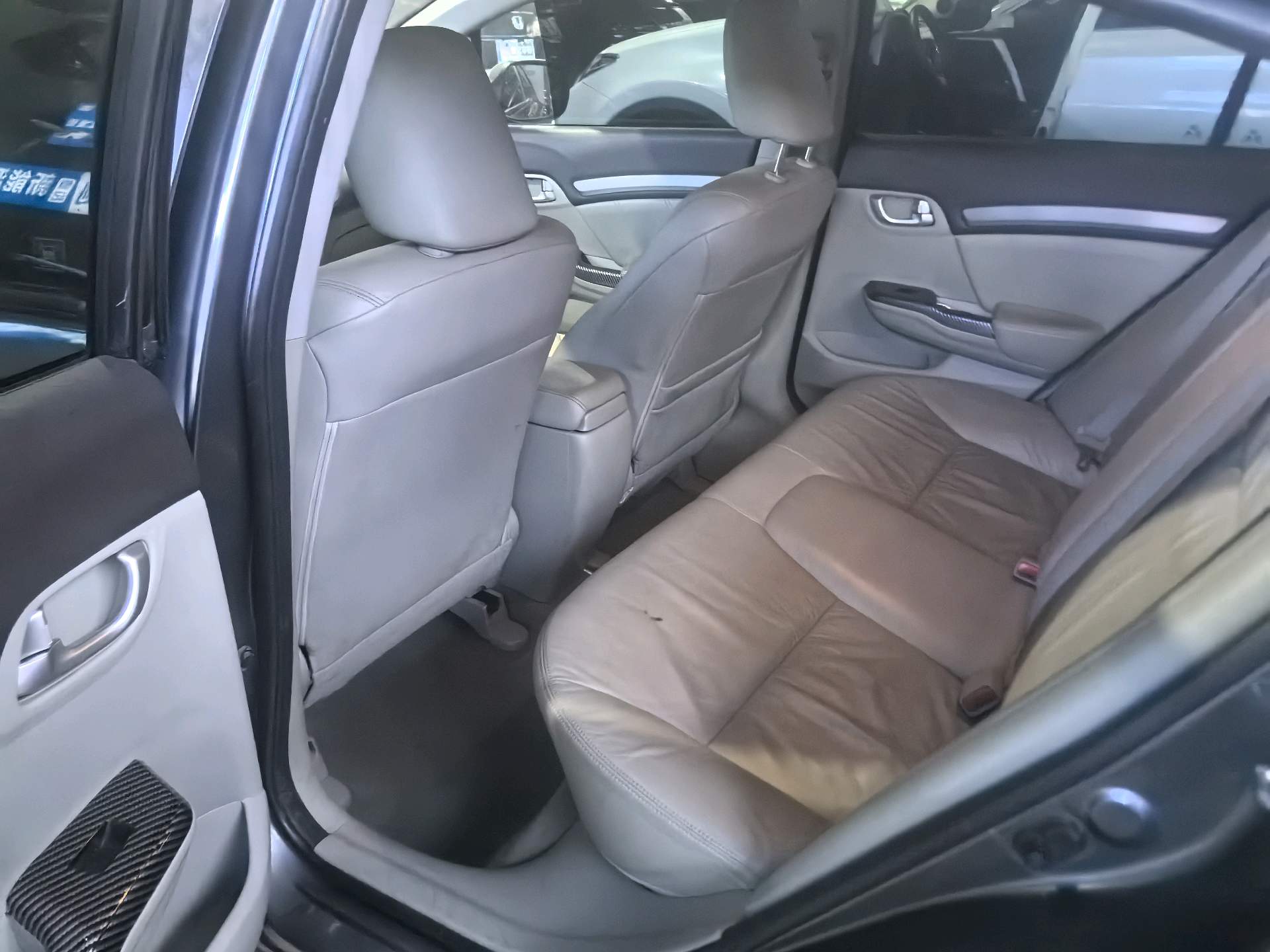 Honda 2012 Civic 1.8 VTi Luxury Version — 6