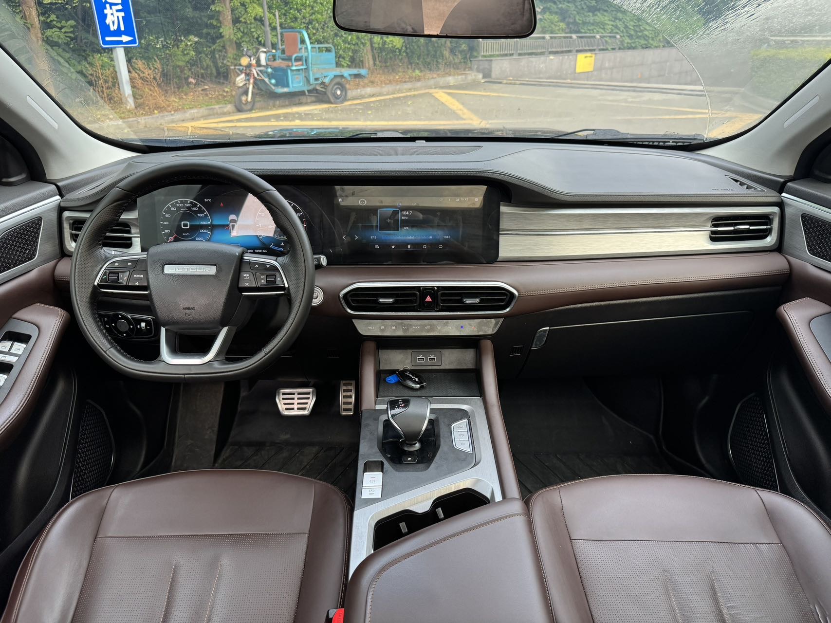 JETOUR 2021 X90 PLUS 1.6TD Villa 7-seater — 7