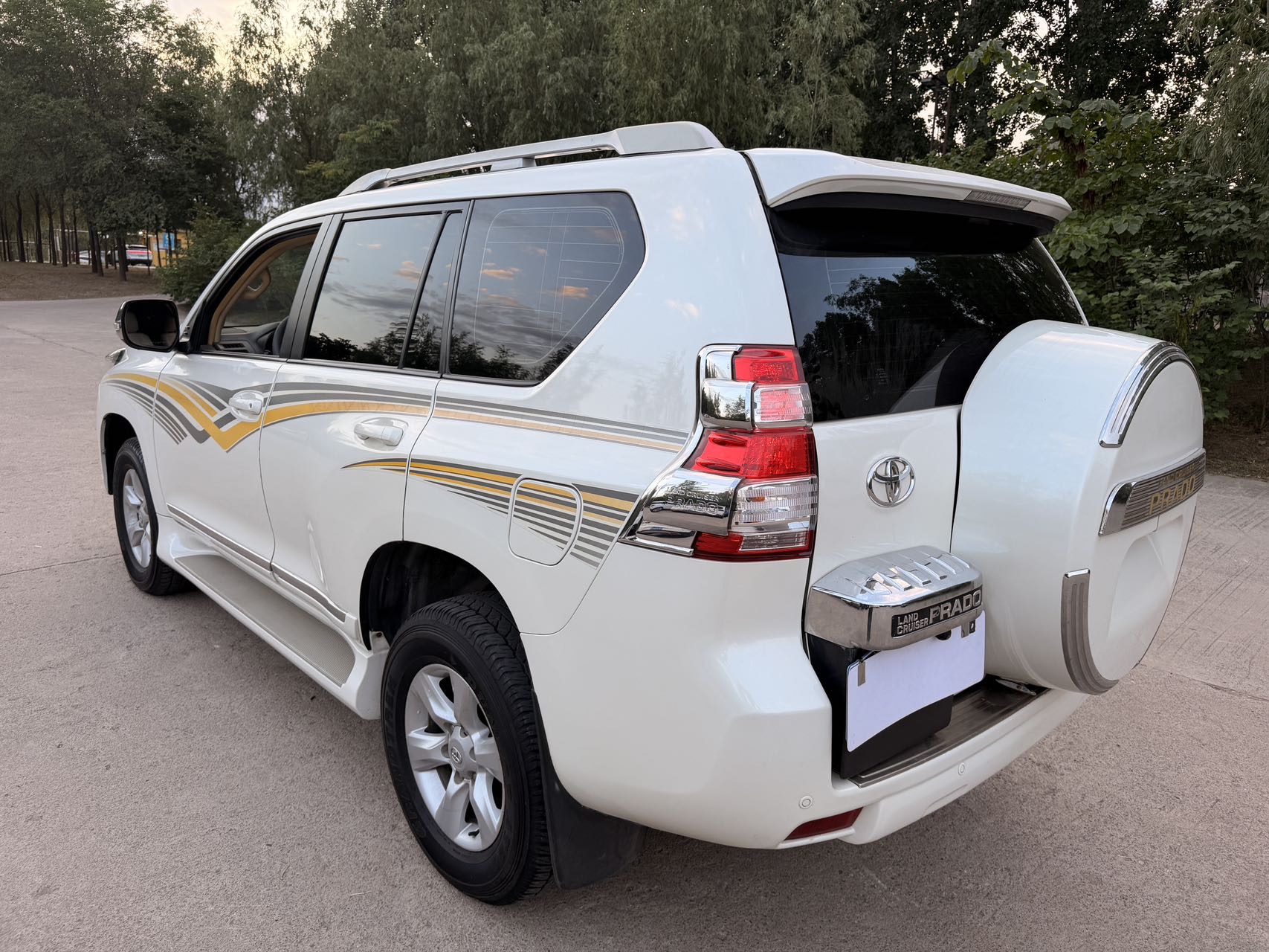 Toyota Prado (Imported) 2009 Prado 2.7 Middle East version — 5