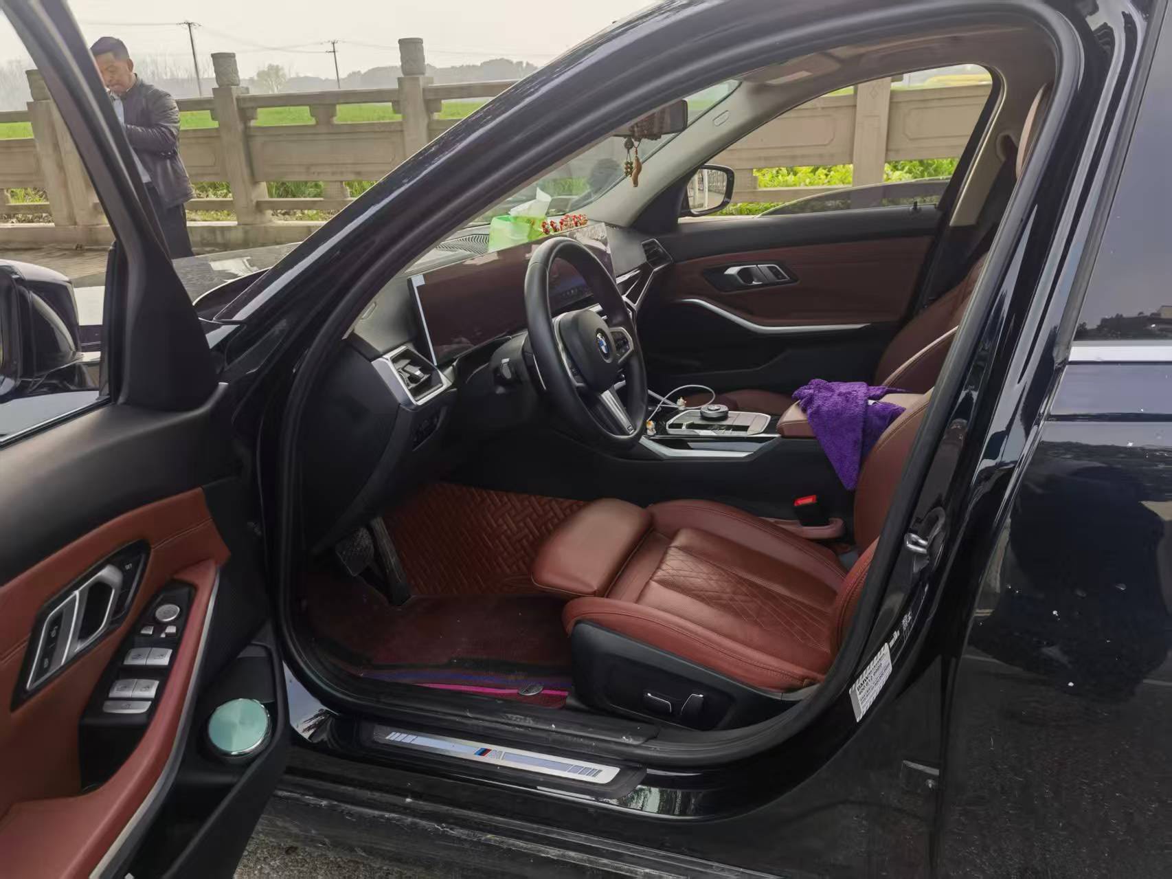 BMW 3 Series 2024 320i 2.0T M Sport Package — 7