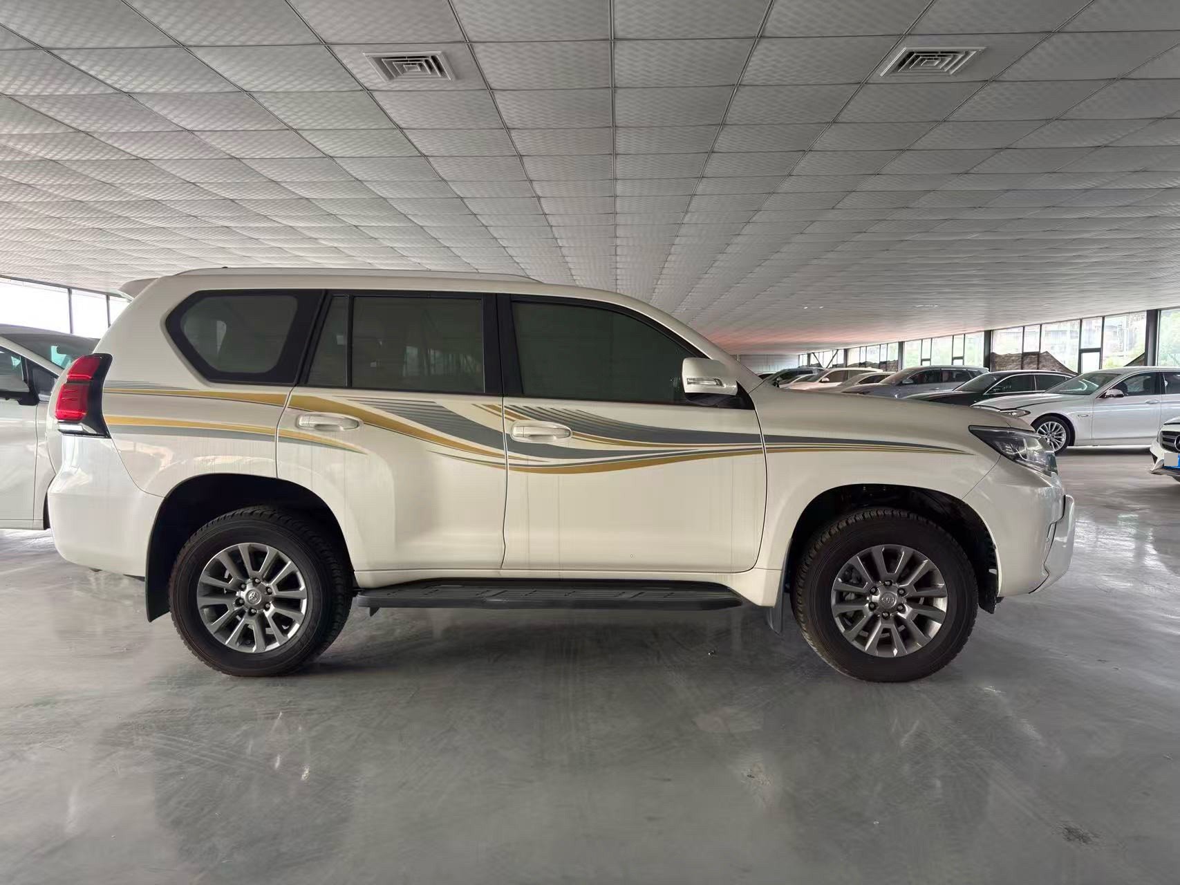 Toyota Prado (Imported) 2019 Prado 4.0 GXR Middle East Version — 4