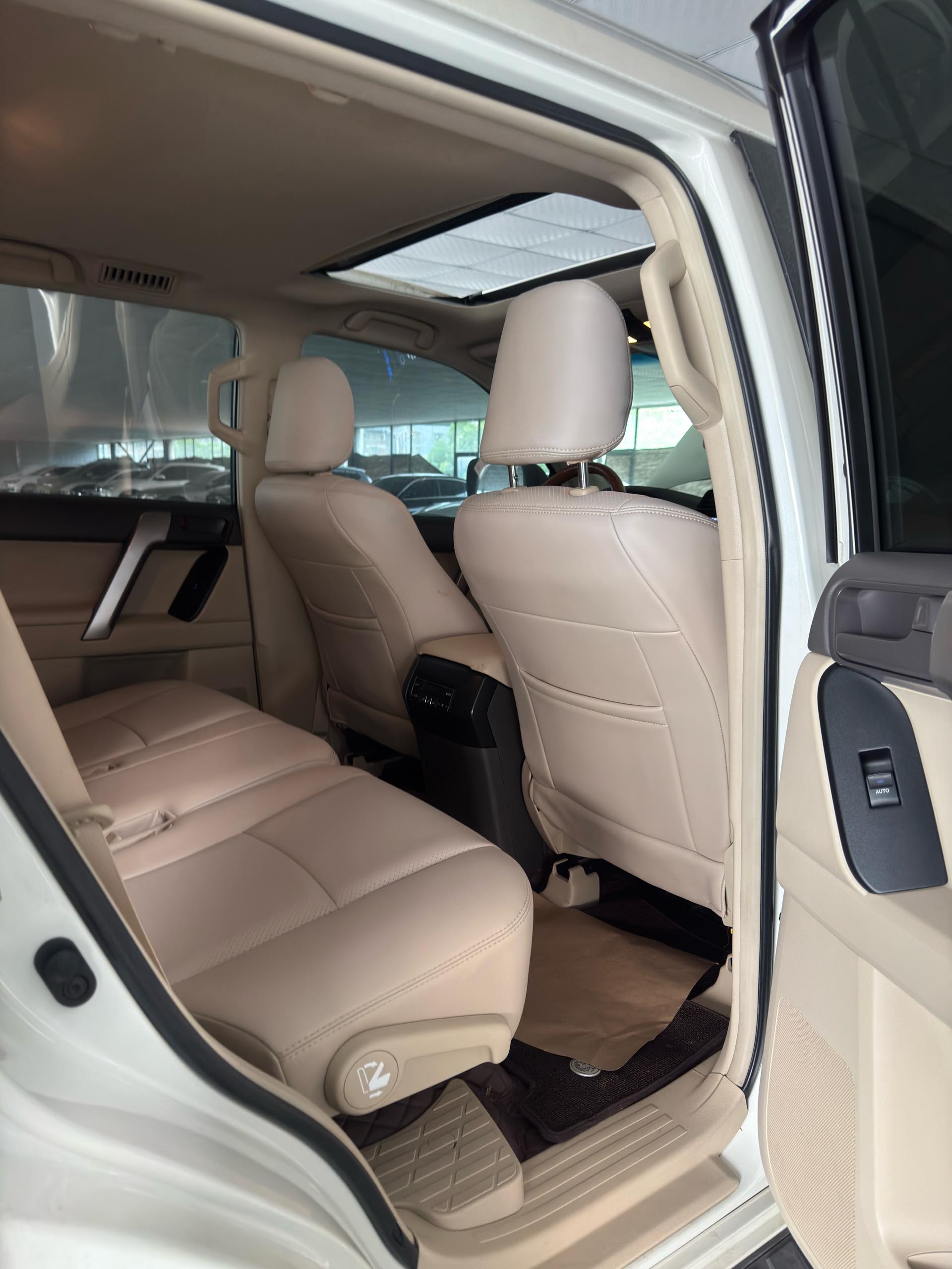 Toyota Prado (Imported) 2019 Prado 4.0 GXR Middle East Version — 11