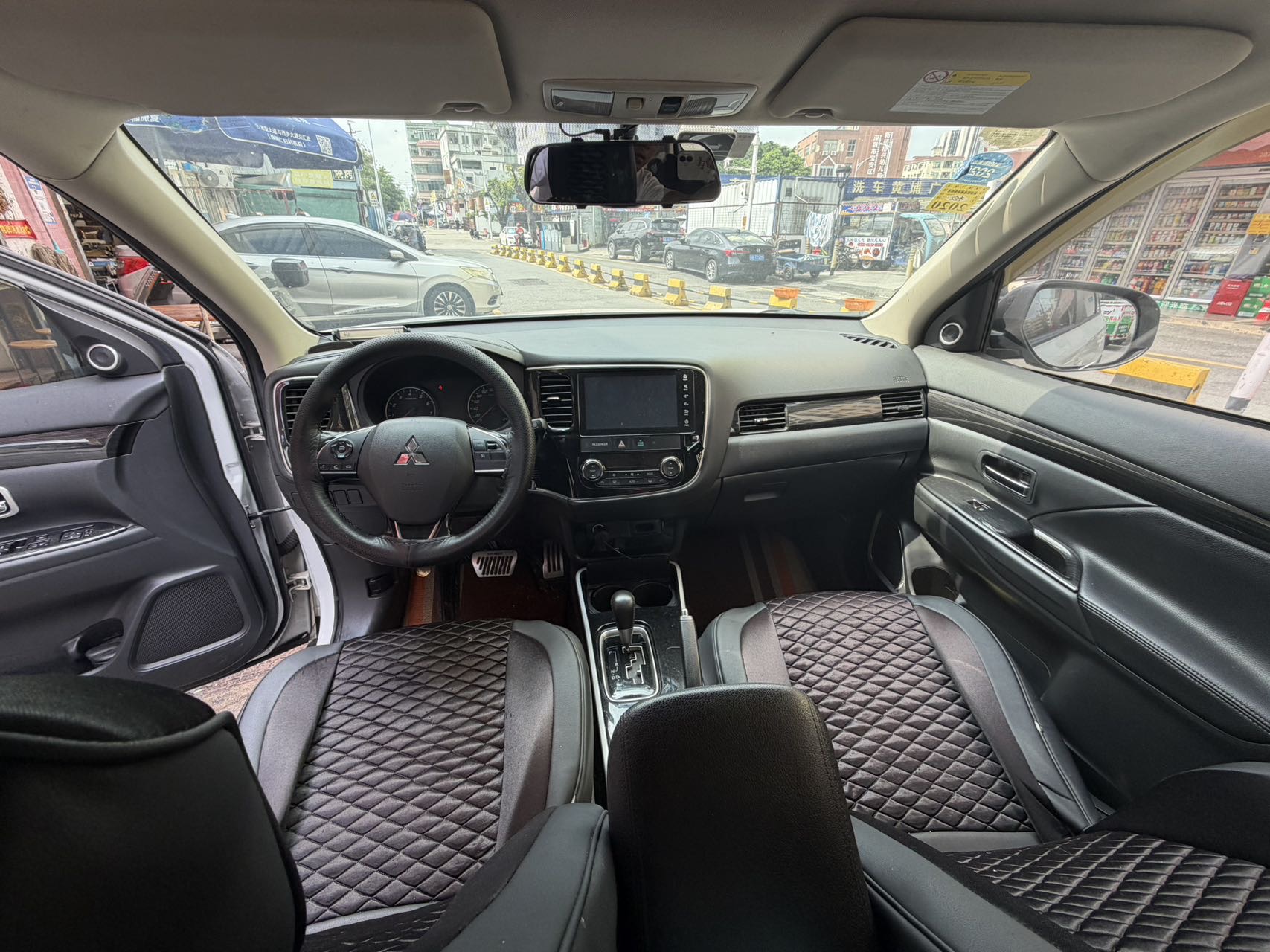 Mitsubishi 2018 Outlander 2.0 CVT 2WD Honor Edition, 5 seats — 4