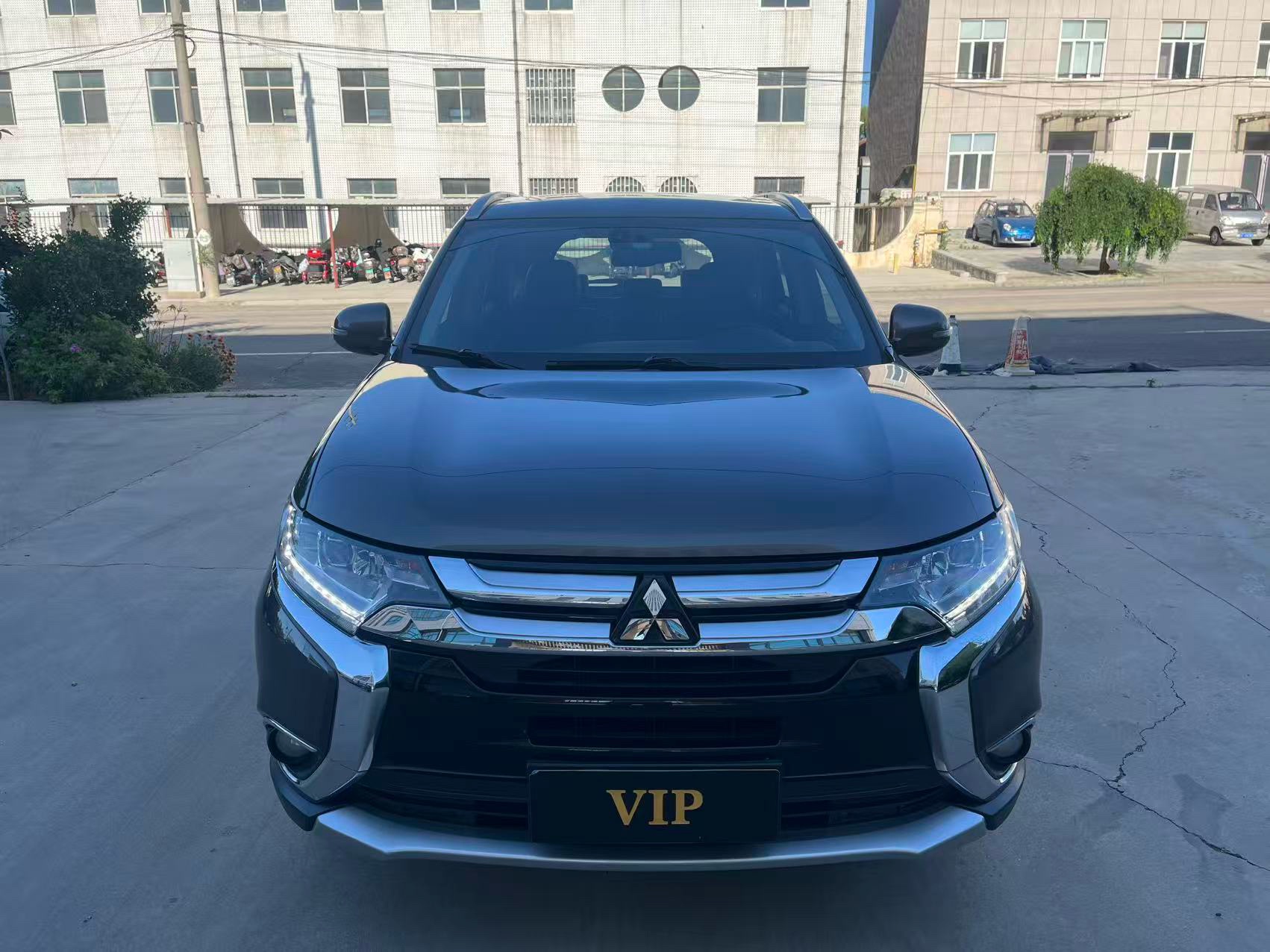 Mitsubishi 2018 Outlander 2.4 CVT 4WD Luxury 7-seater — 2
