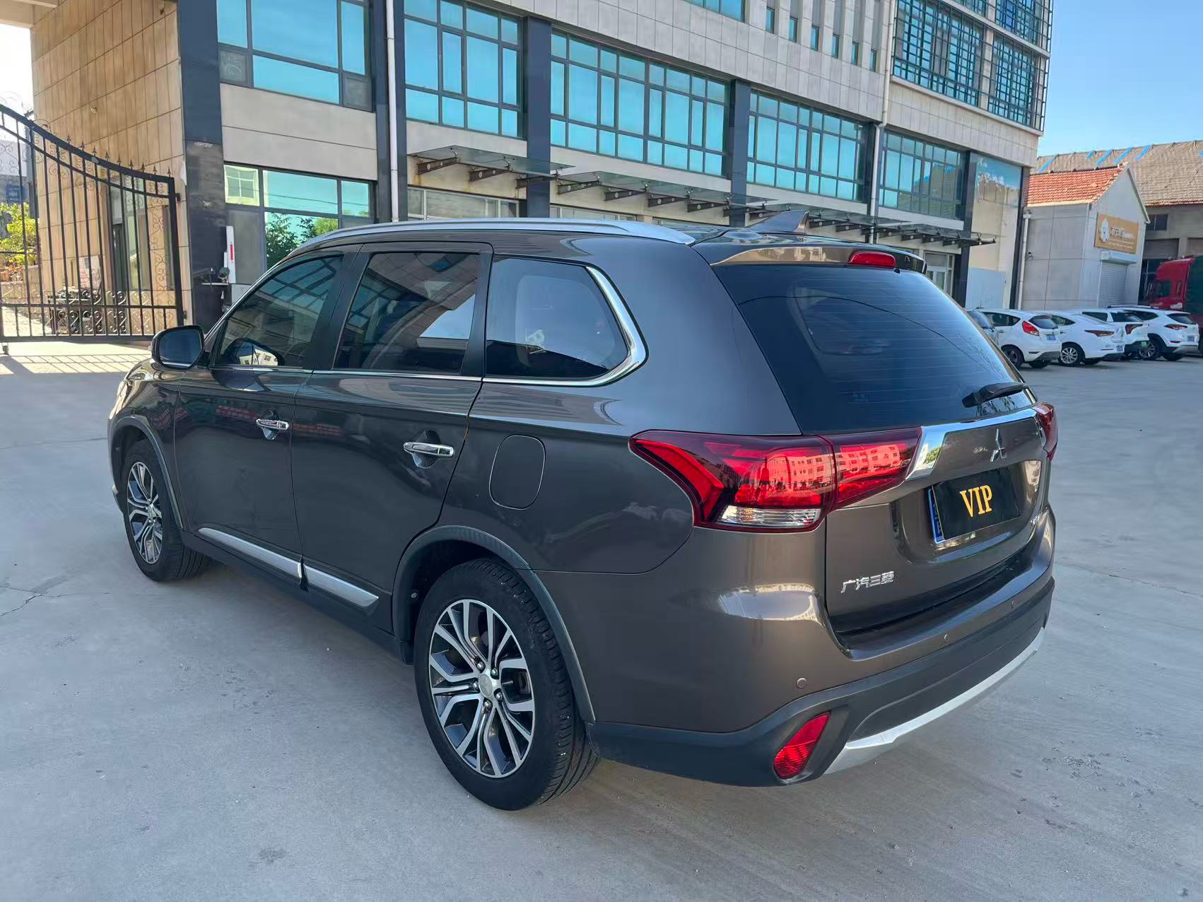 Mitsubishi 2018 Outlander 2.4 CVT 4WD Luxury 7-seater — 4