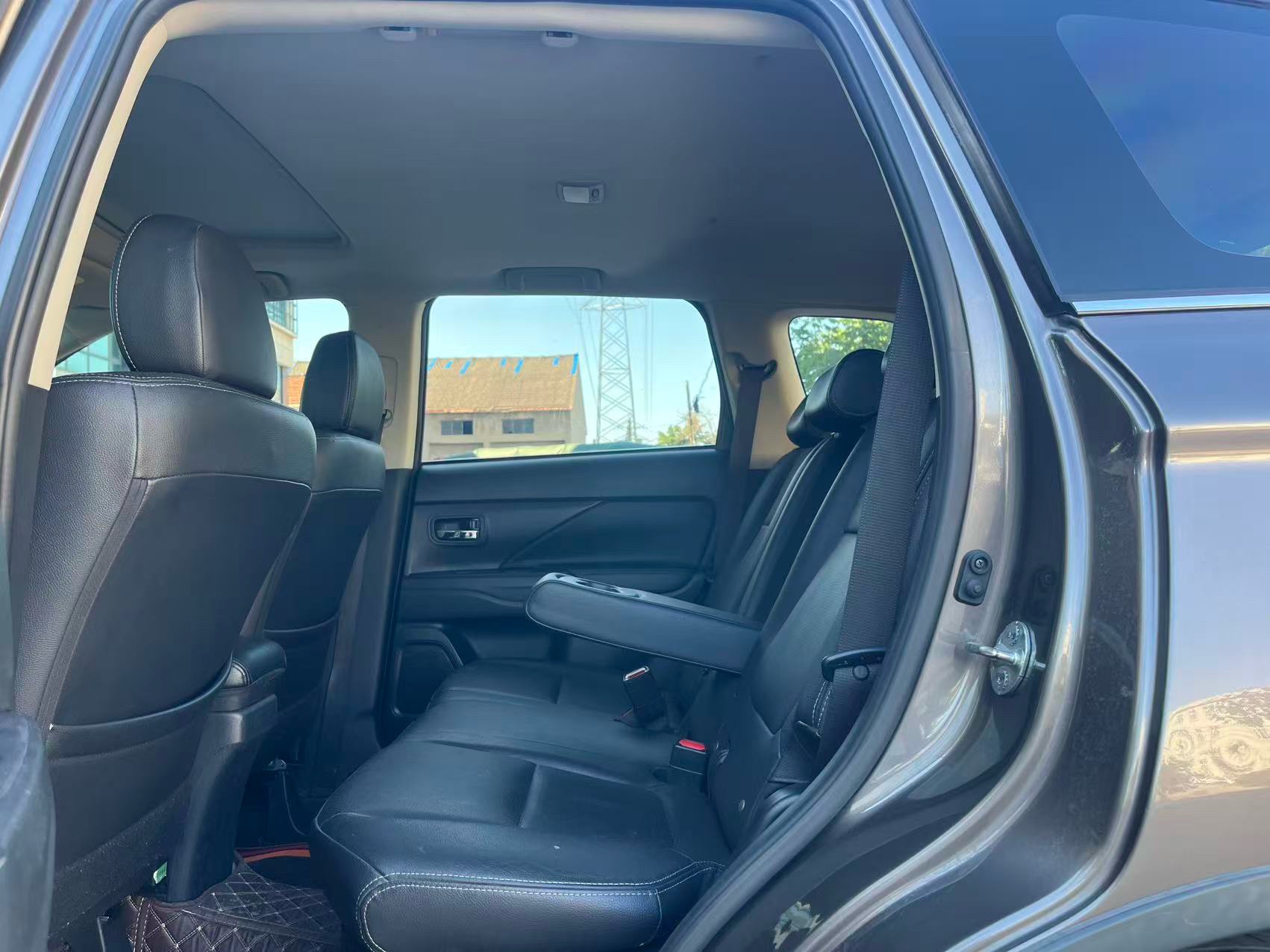 Mitsubishi 2018 Outlander 2.4 CVT 4WD Luxury 7-seater — 8