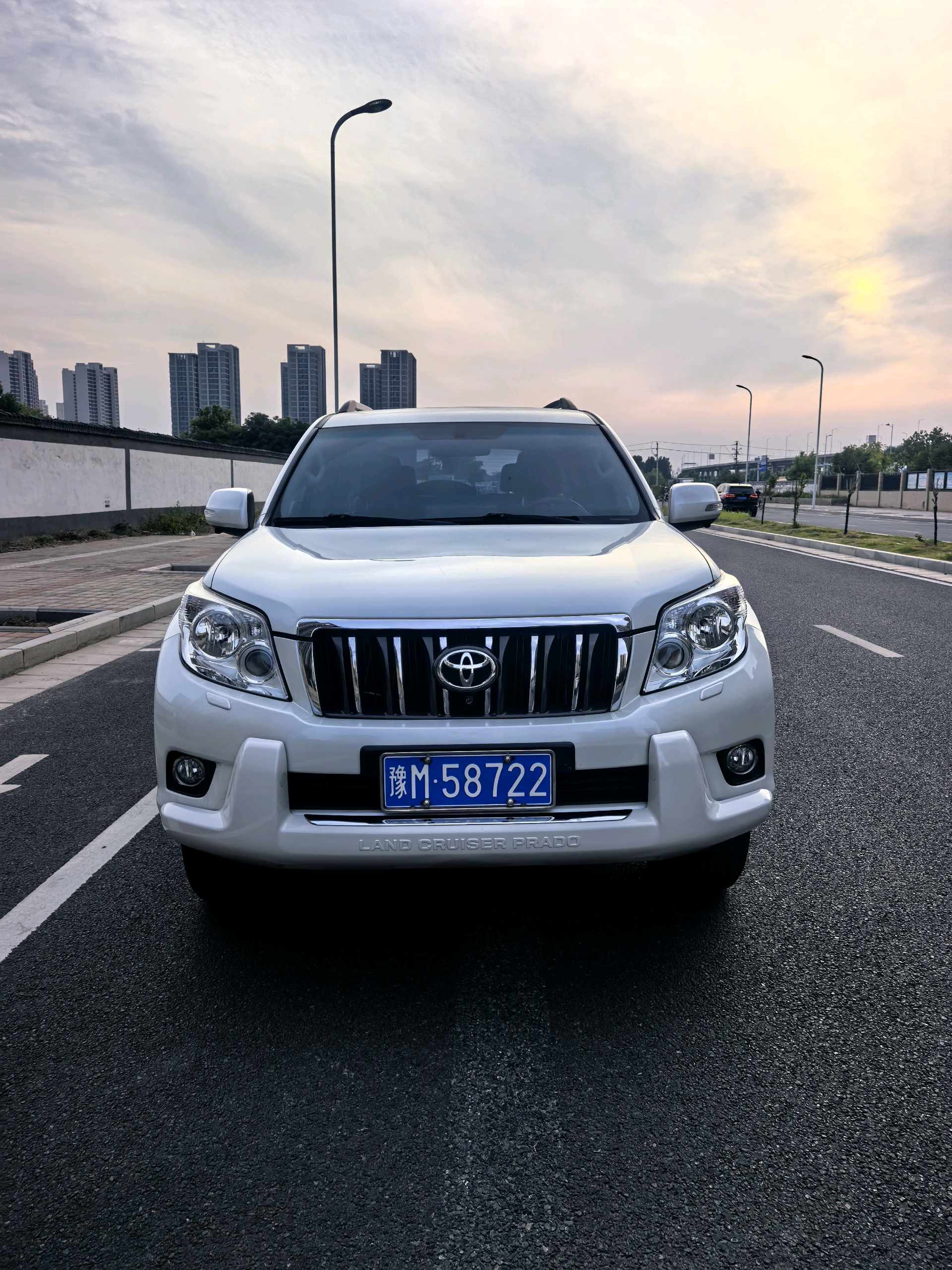 Toyota Prado (Imported) 2009 Prado 2.7 Middle East version — 2