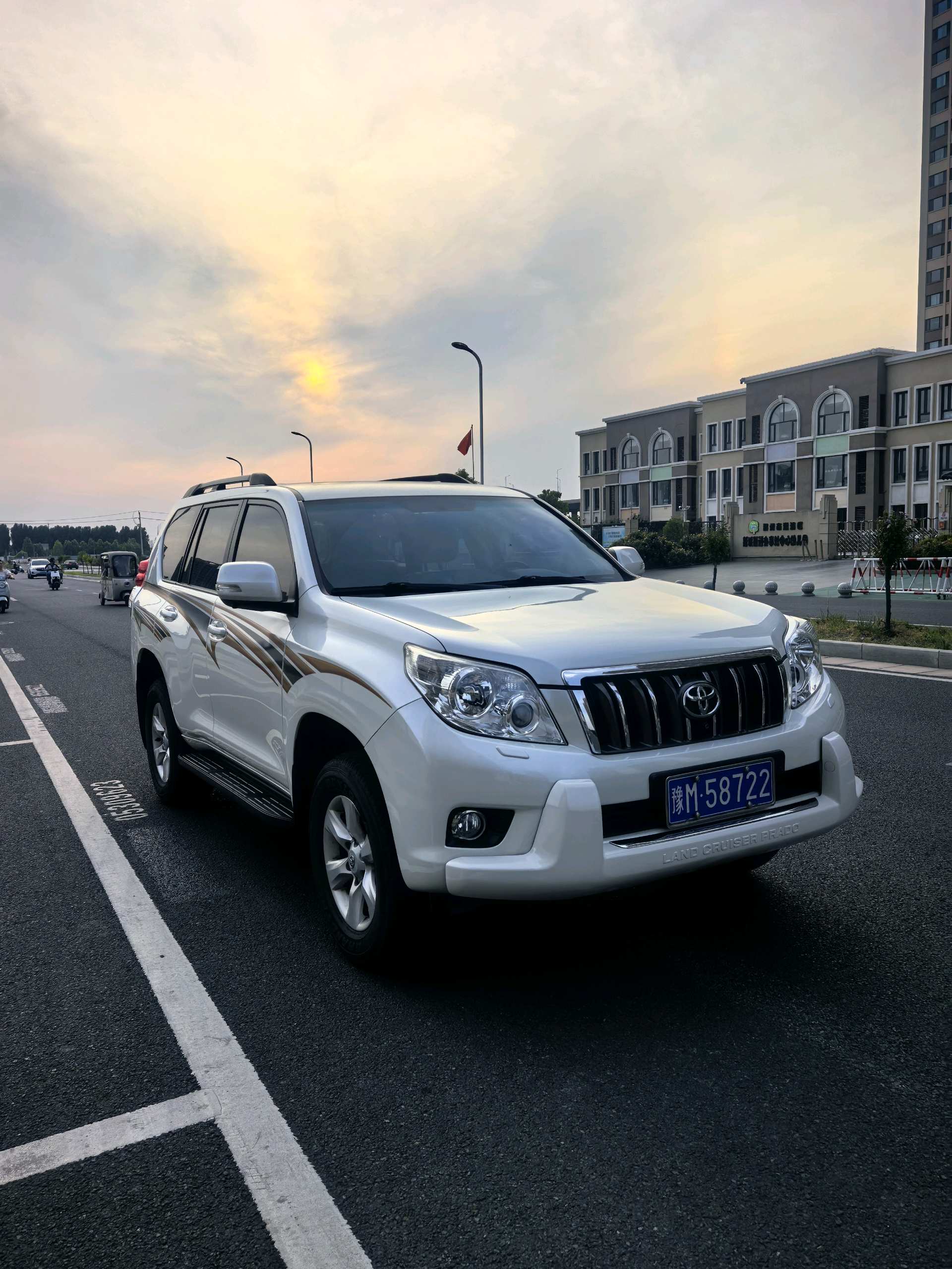 Toyota Prado (Imported) 2009 Prado 2.7 Middle East version — 4