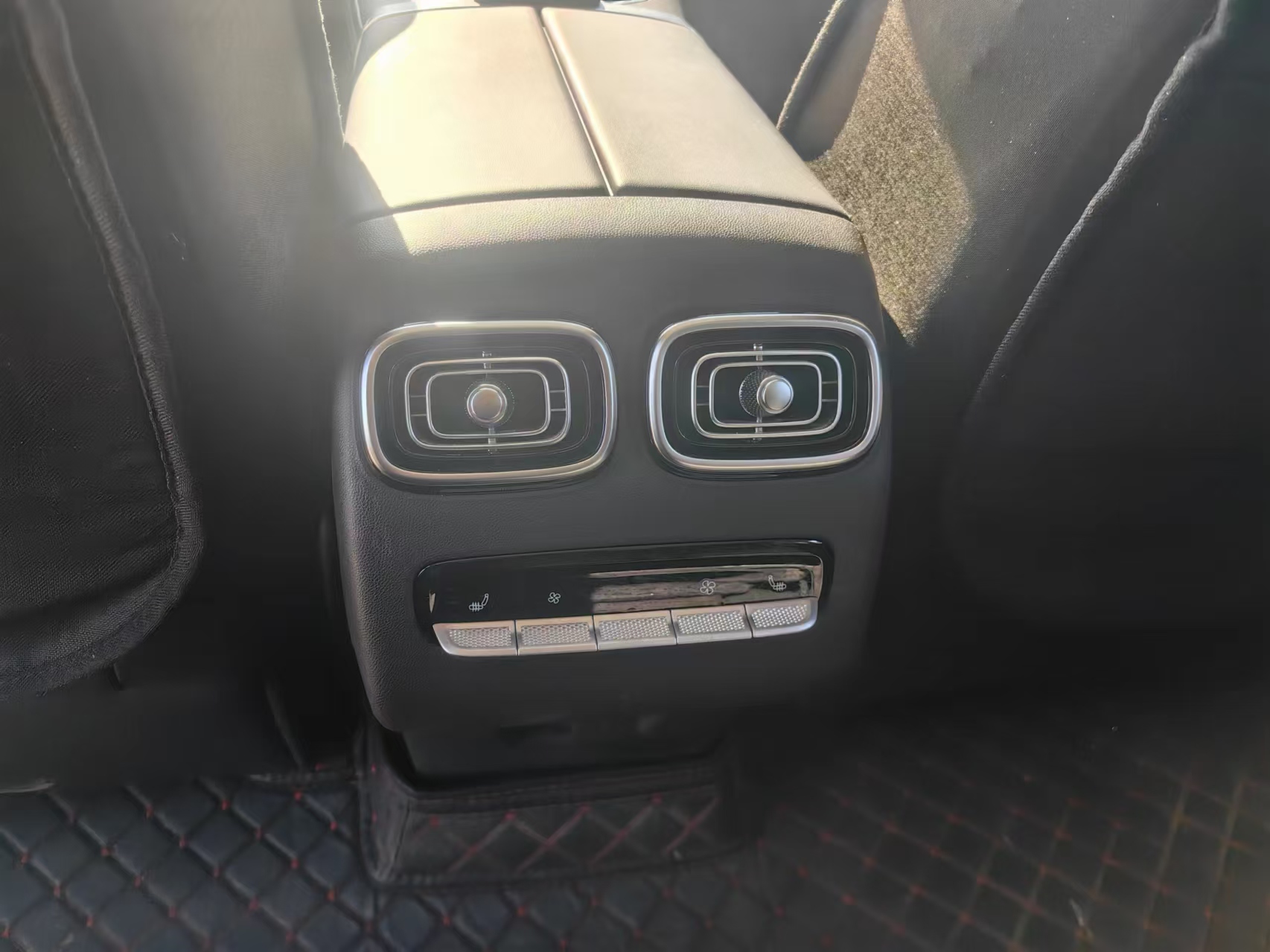 Chery 2023 Tiggo 9 2.0T 400T Front-Wheel-Drive Luxury 7-Seater — 8
