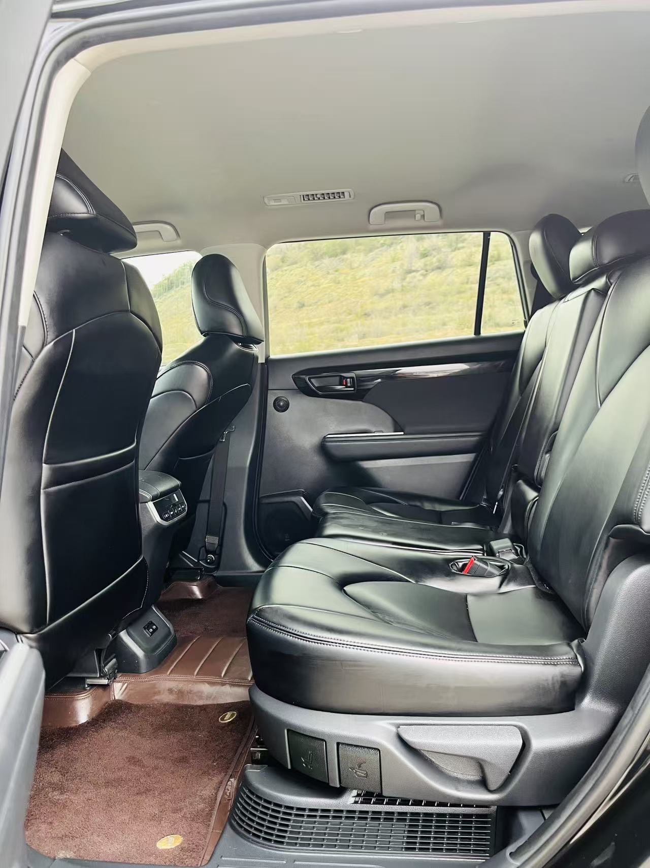 Toyota 2023 Highlander Hybrid 2.5 CVT Intelligent Electric Hybrid AWD Elite 7-Seater PLUS Version — 5