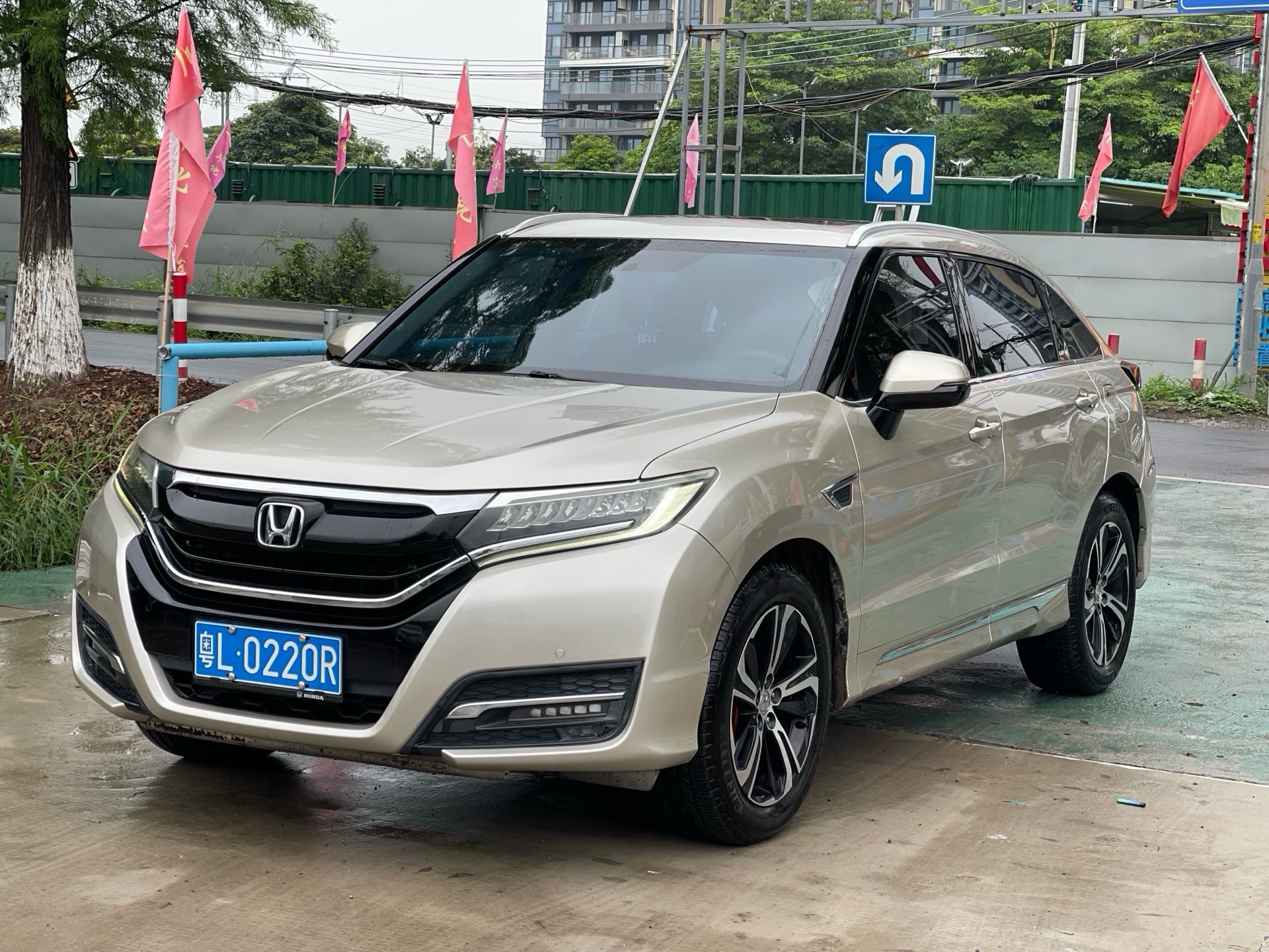 Honda 2017 UR-V 2.0T 370TURBO 2WD Prestige
