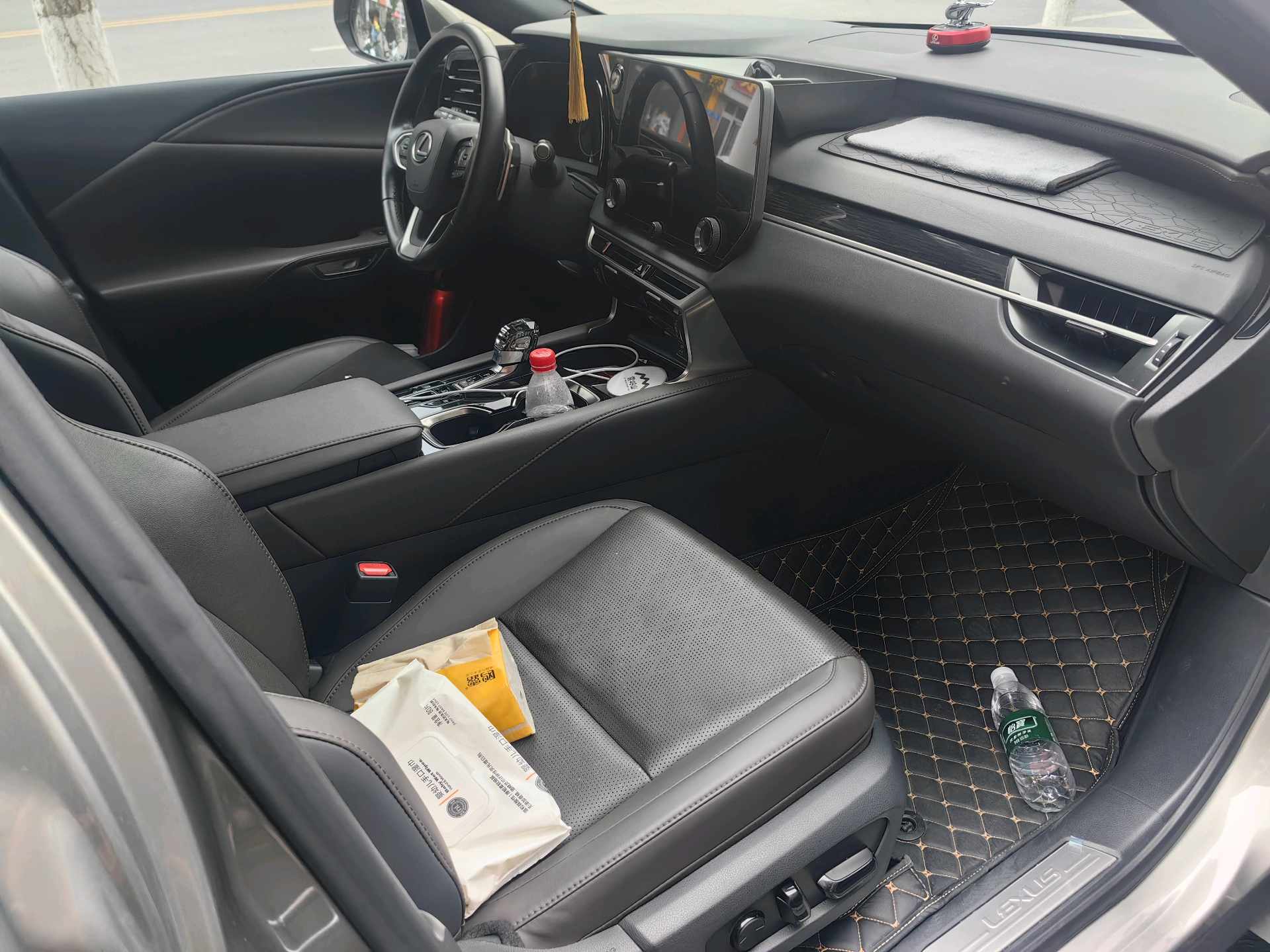 Lexus RX (Imported) 2023 RX350h 2.5 Continuously Variable Transmission, Front-Wheel Drive Comfort Model — 3