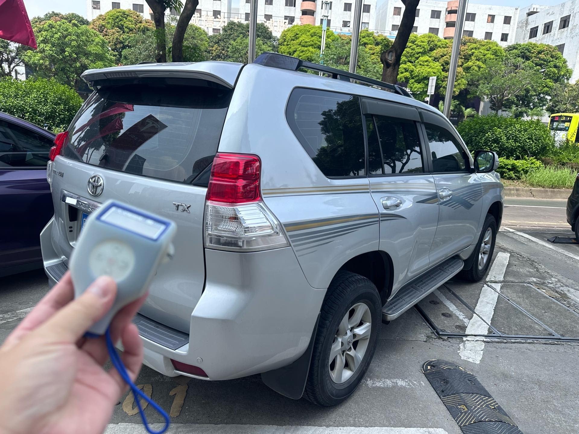 Toyota 2010 Prado 4.0 TX-L — 12