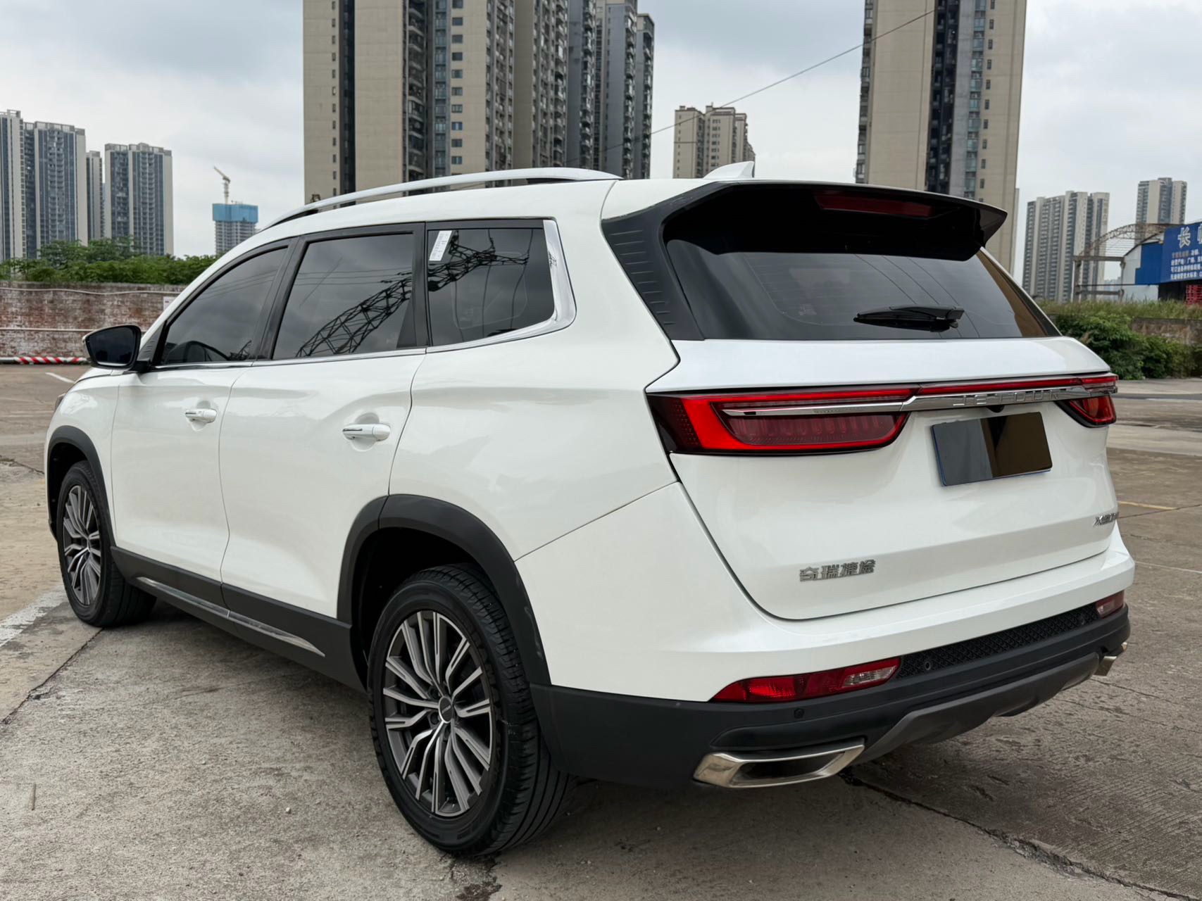 JETOUR 2021 X90 PLUS 1.6TD Estate 5-seater — 7