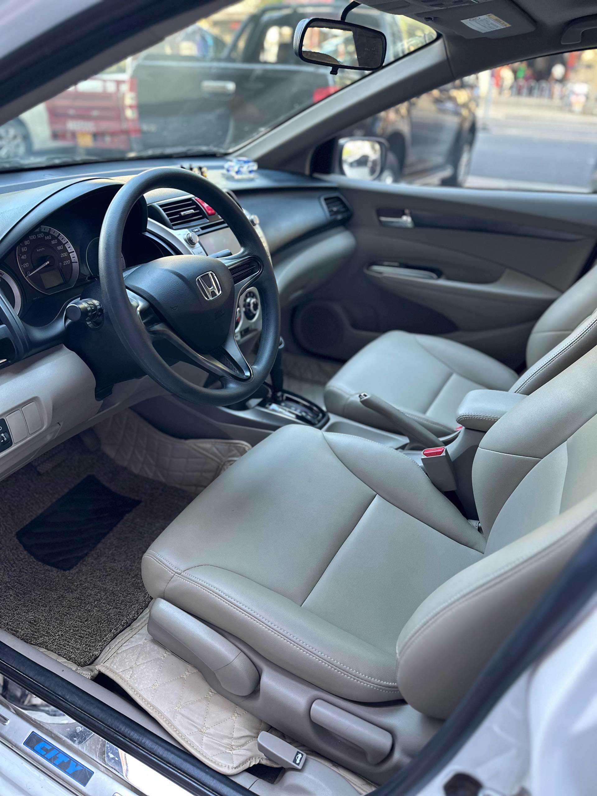 Honda City 2012 Civic 1.5 Flagship Model — 4