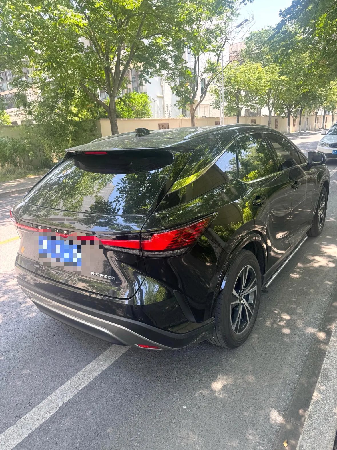 Lexus RX (Imported) 2023 RX350h 2.5 Continuously Variable Transmission, Front-Wheel Drive Comfort Model — 4