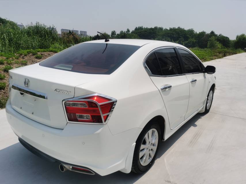 Honda 2014 City 1.5 Fashion Elite Version — 9