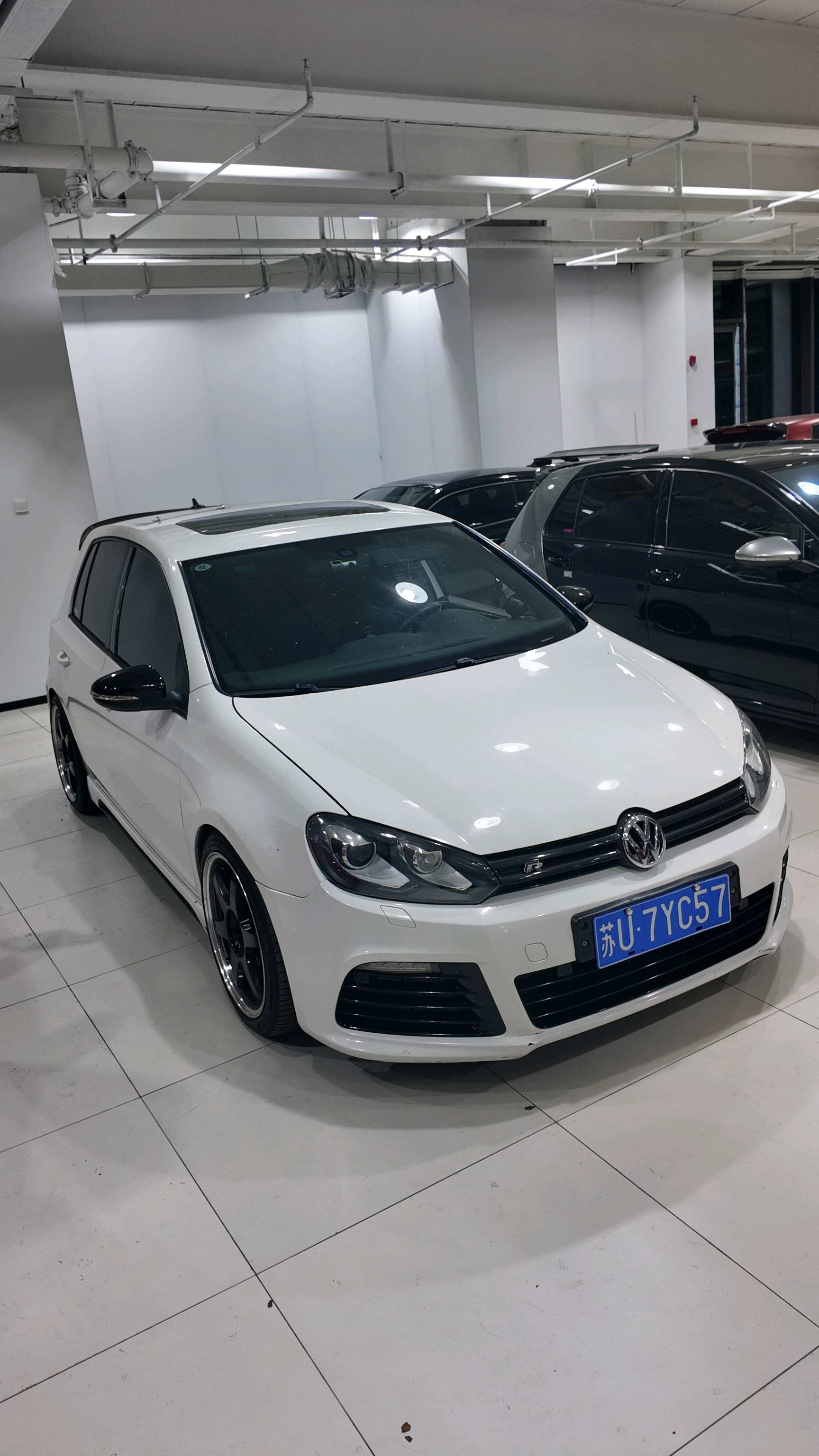 Volkswagen Golf (Imported) 2011 Golf R 2.0TSI — 2