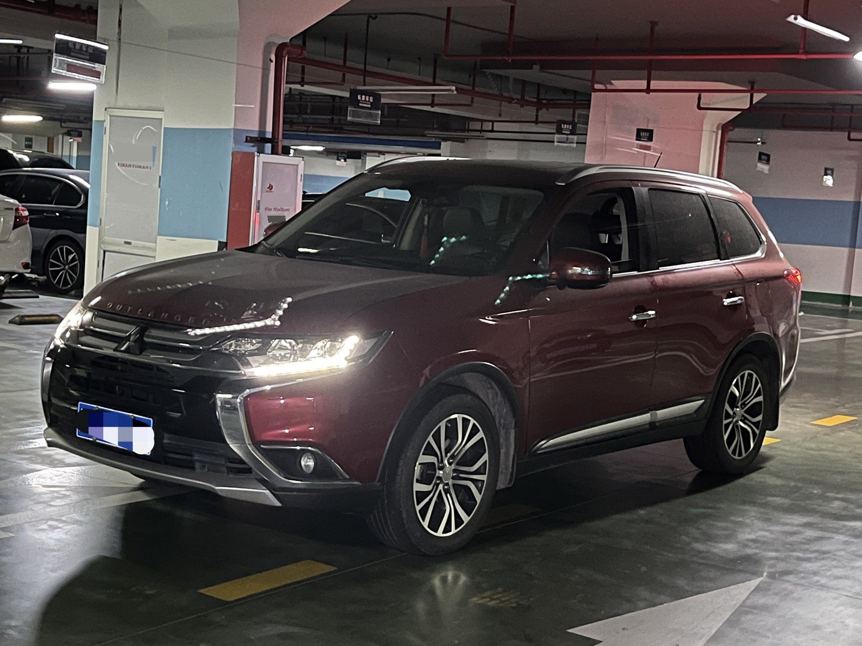 Mitsubishi 2016 Outlander 2.4 CVT 4WD Elite 5-seater — photo 1