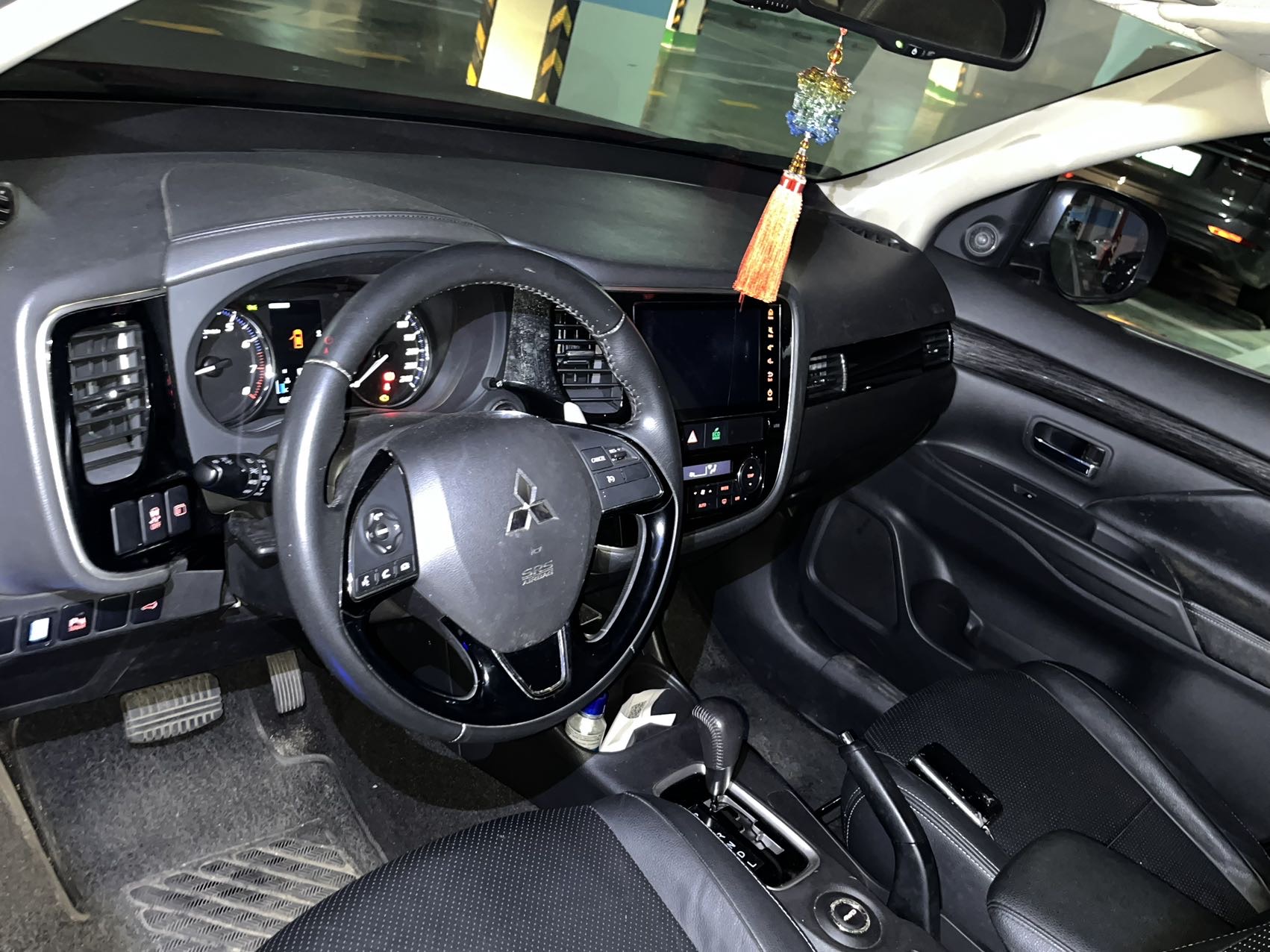 Mitsubishi 2016 Outlander 2.4 CVT 4WD Elite 5-seater — 5