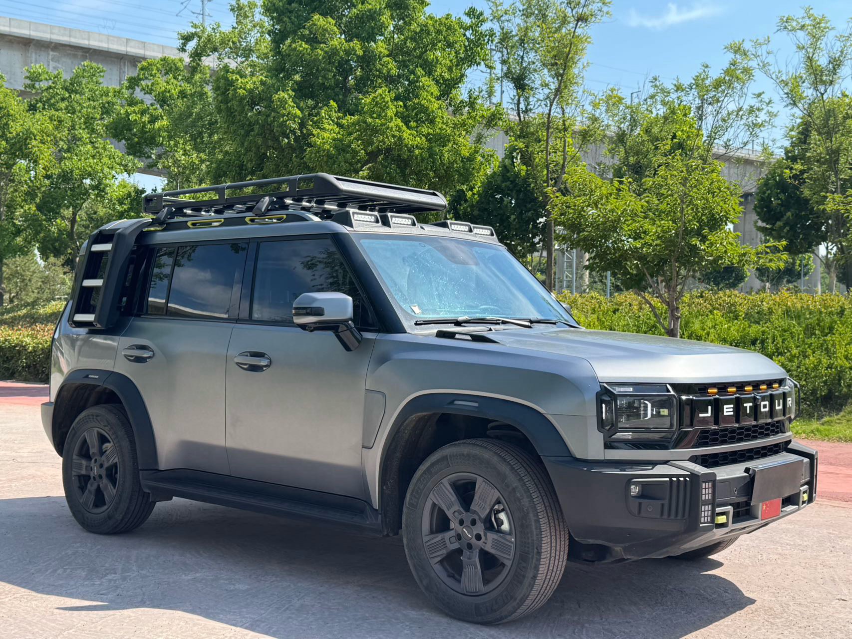 JETOUR 2023 Traveler 1.5T 2WD Discovery PRO — 4