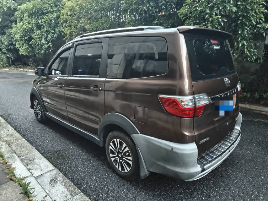 BAIC Weiwang 2014 M20 1.5 Base Model (7–8 seats) — 4