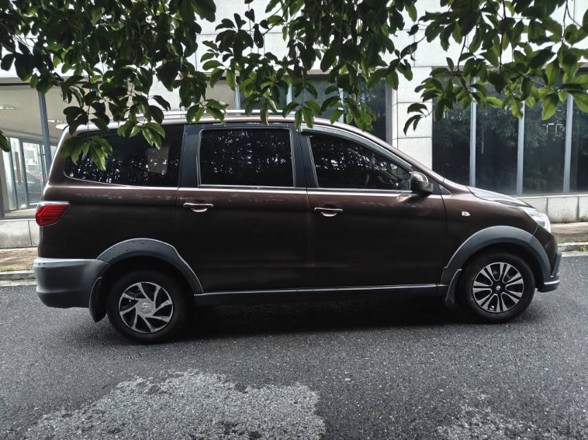 BAIC Weiwang 2014 M20 1.5 Base Model (7–8 seats) — 6
