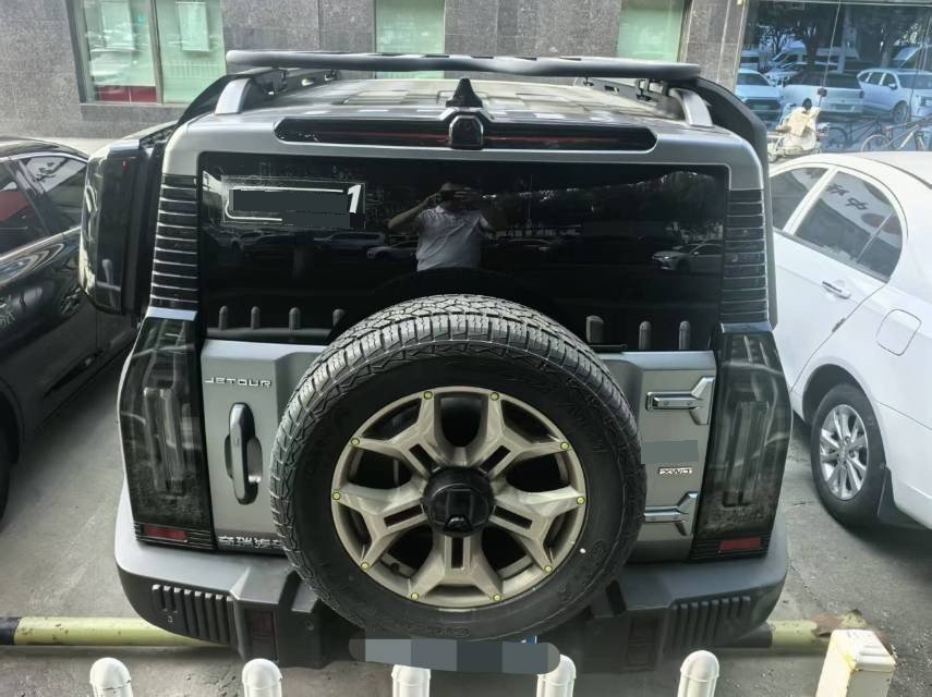 JETOUR Traveler 2023 Traveller 2.0T AWD Conquest — 4