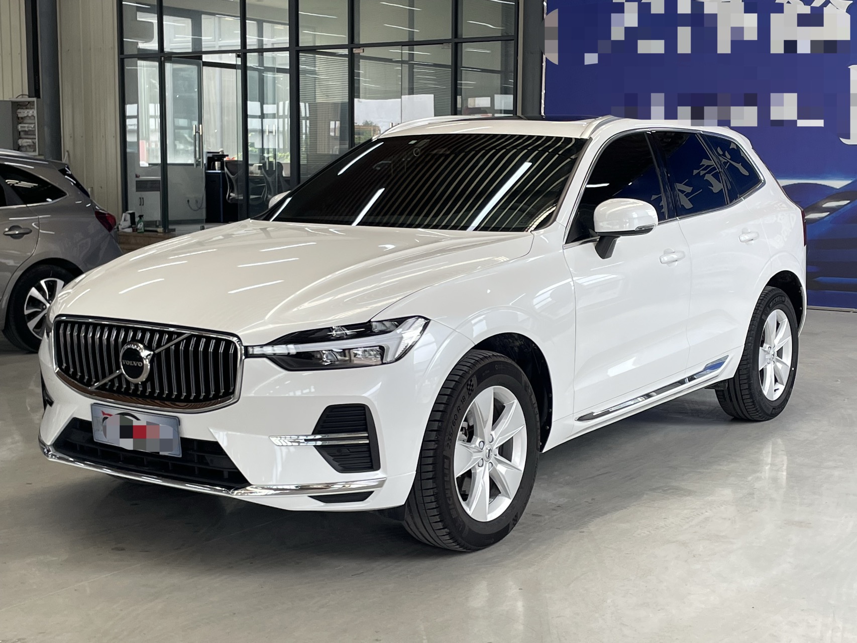 Volvo 2022 XC60 48V 2.0T B5 All-Wheel Drive Smart Luxury Edition — photo 1