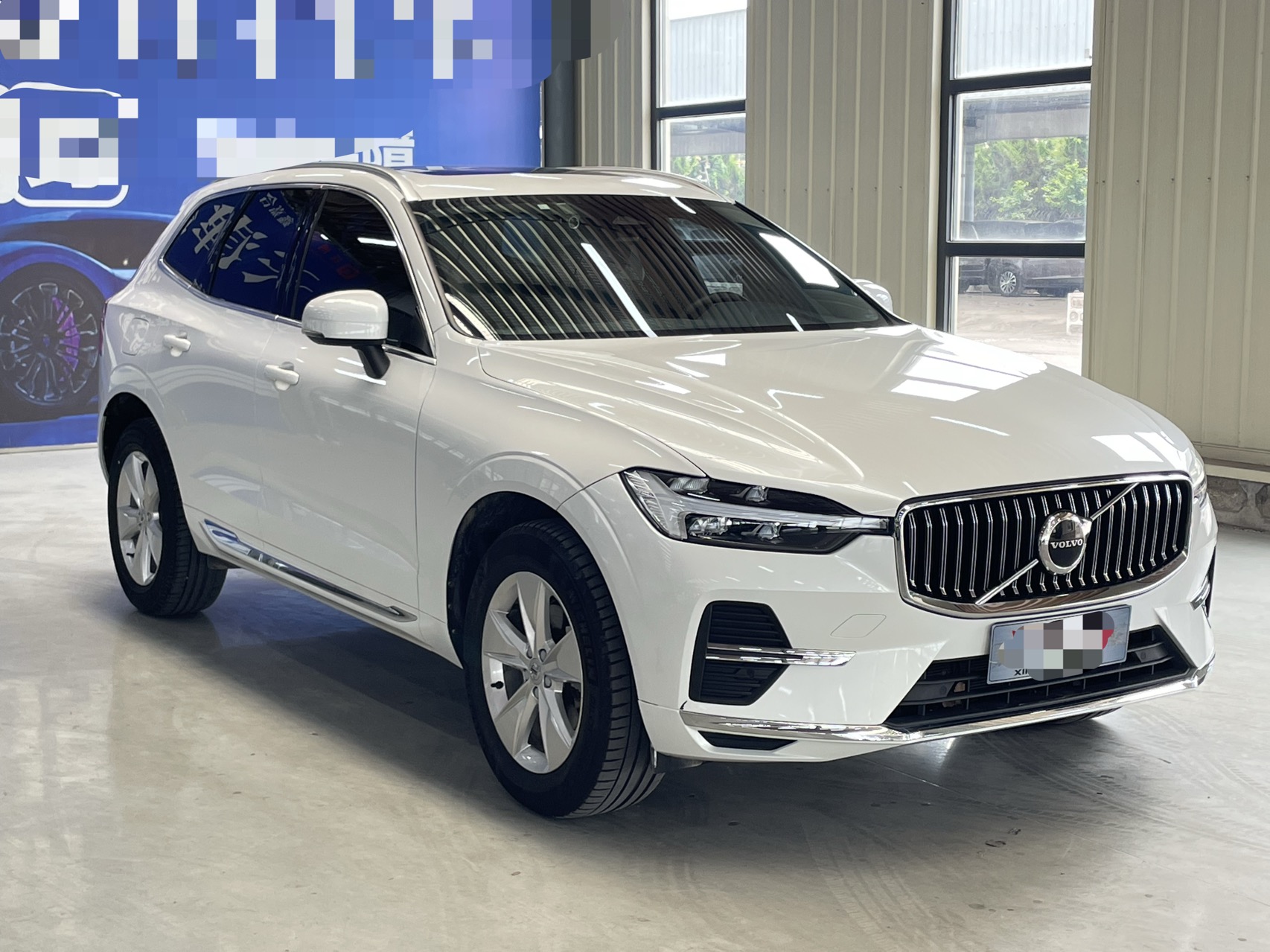 Volvo 2022 XC60 48V 2.0T B5 All-Wheel Drive Smart Luxury Edition — 3
