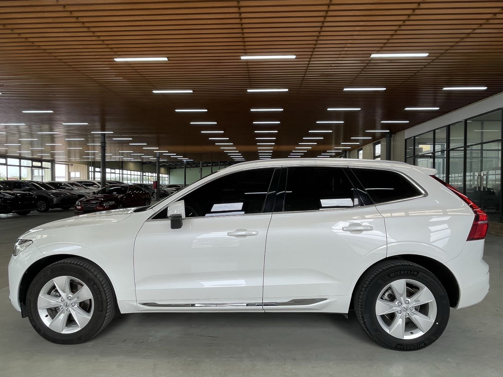 Volvo 2022 XC60 48V 2.0T B5 All-Wheel Drive Smart Luxury Edition — 7