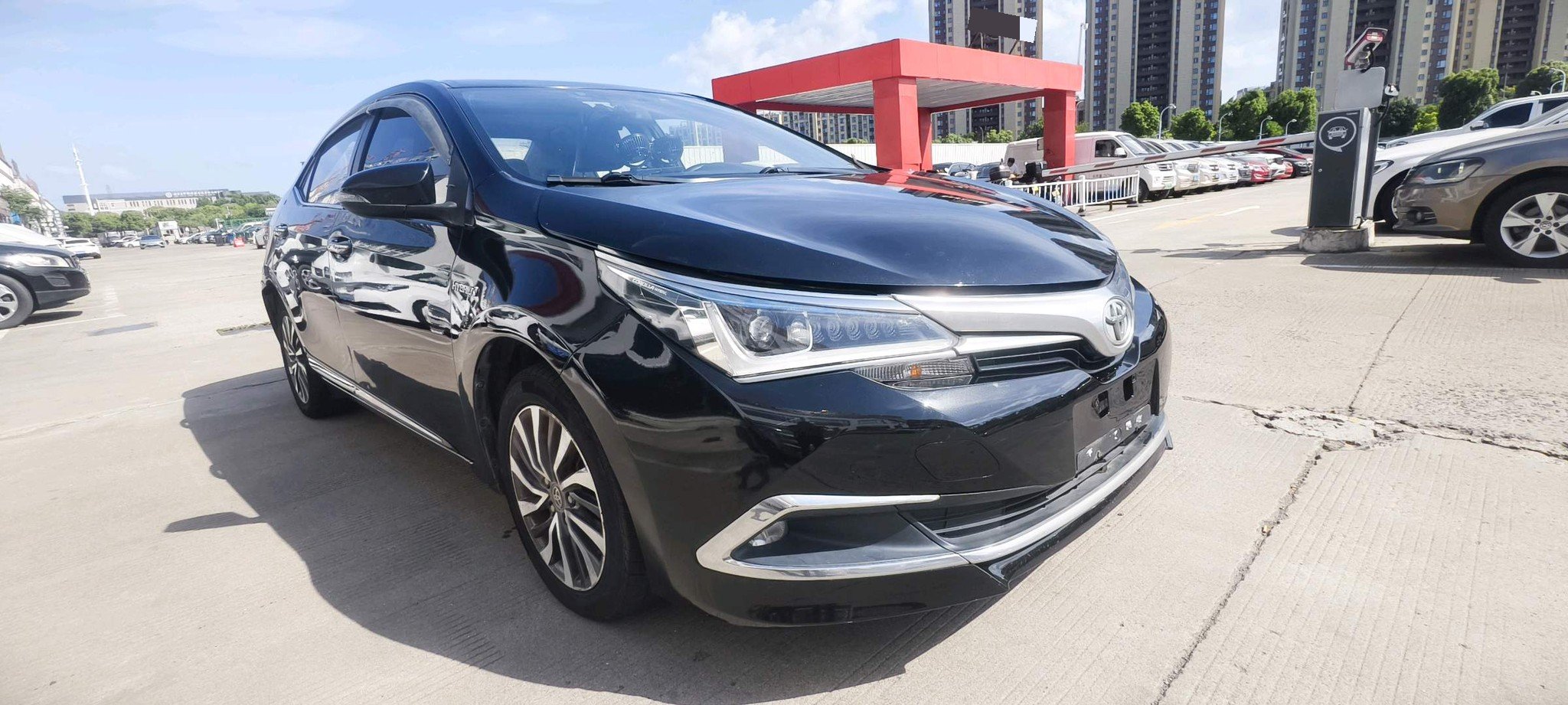 Toyota 2017 Corolla Hybrid 1.8 CVT Elite Edition — 3
