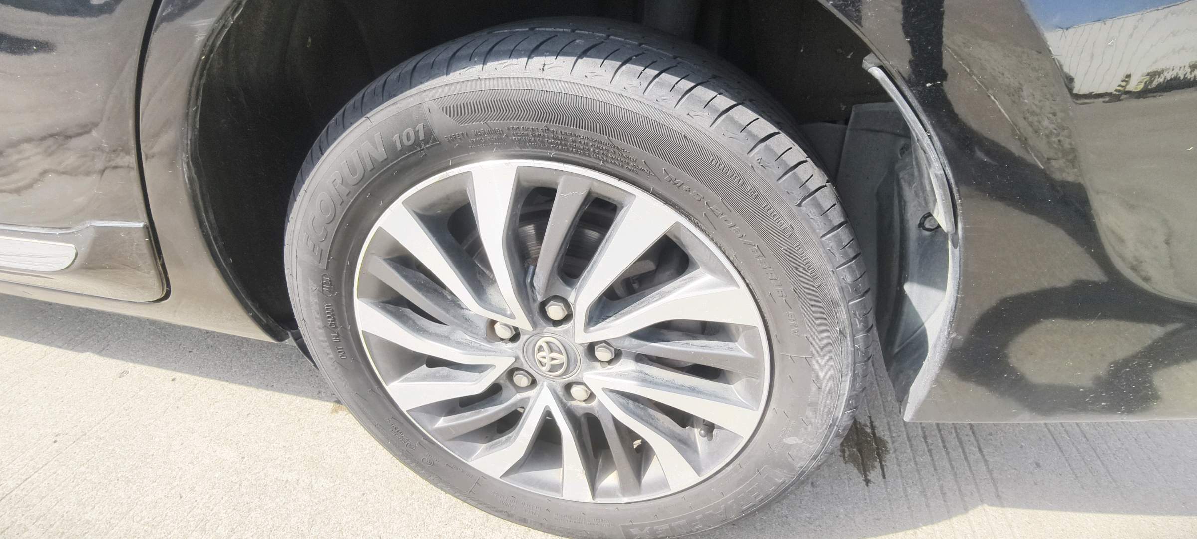 Toyota 2017 Corolla Hybrid 1.8 CVT Elite Edition — 5