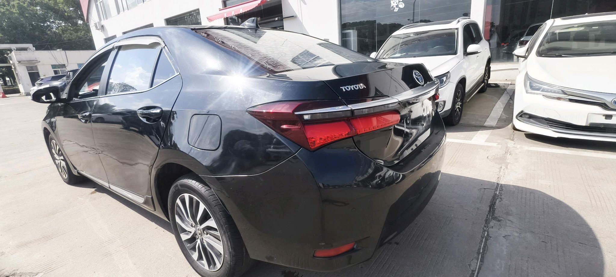 Toyota 2017 Corolla Hybrid 1.8 CVT Elite Edition — 6