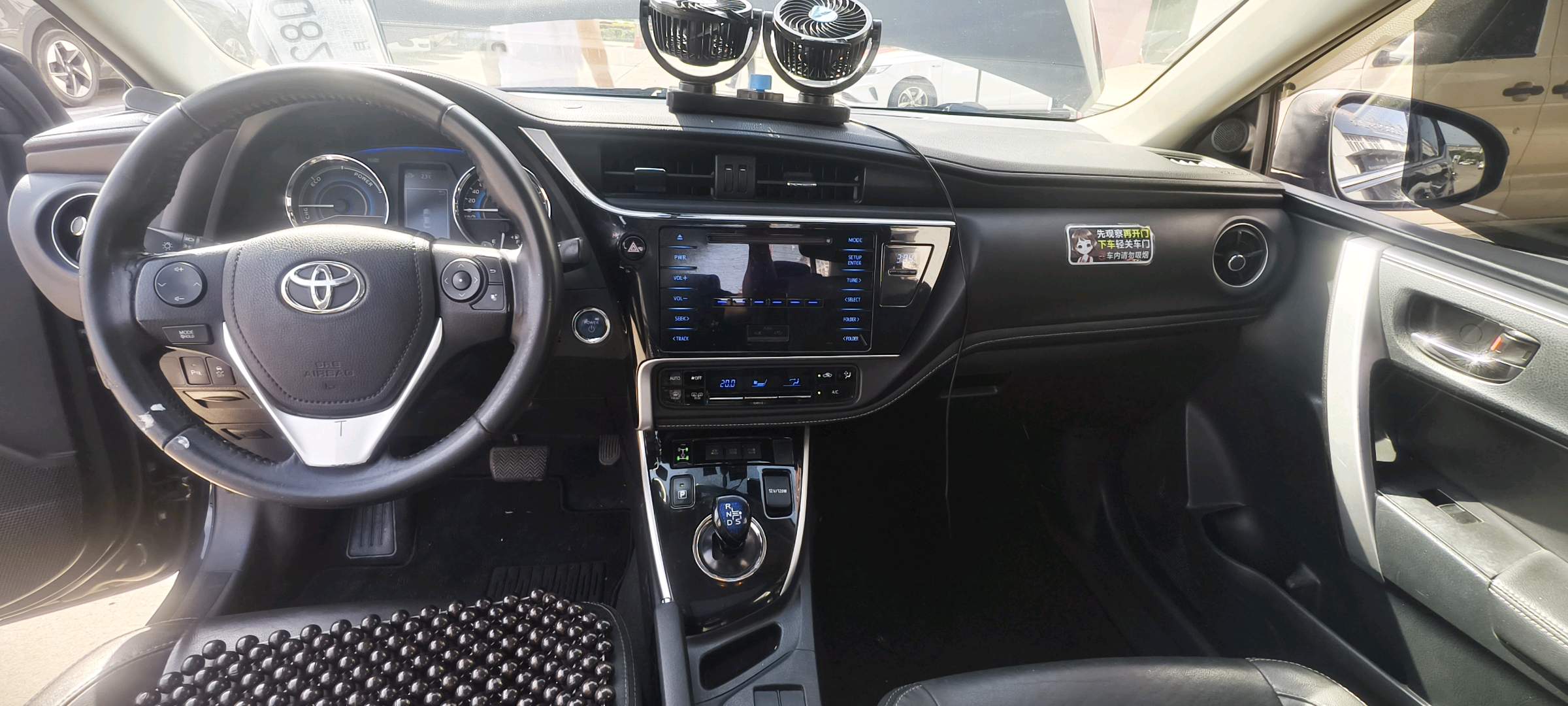 Toyota 2017 Corolla Hybrid 1.8 CVT Elite Edition — 11