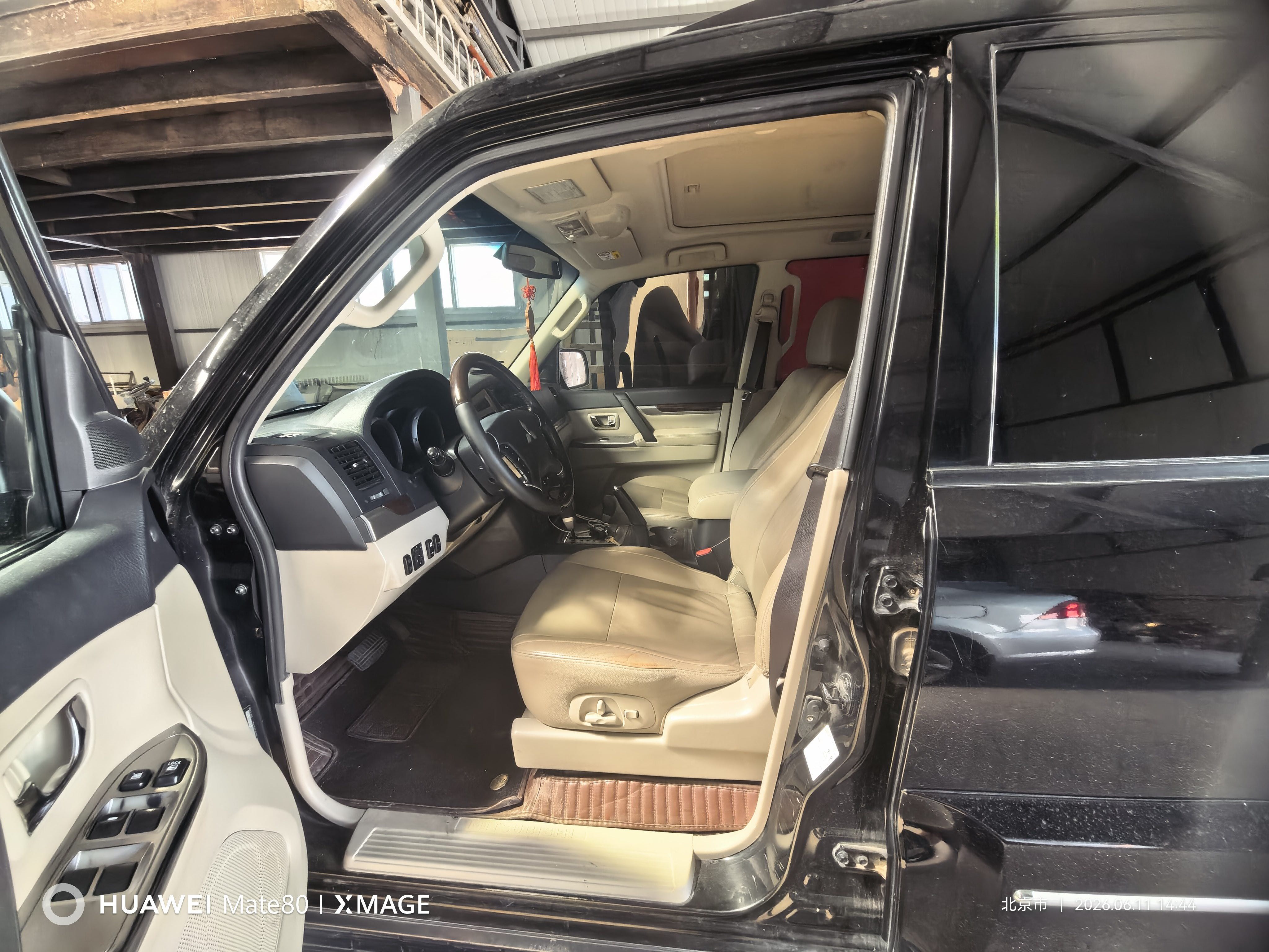 Mitsubishi Pajero (Imported) 2018 Pajero 3.8 GLS with sunroof, dual differential — 4