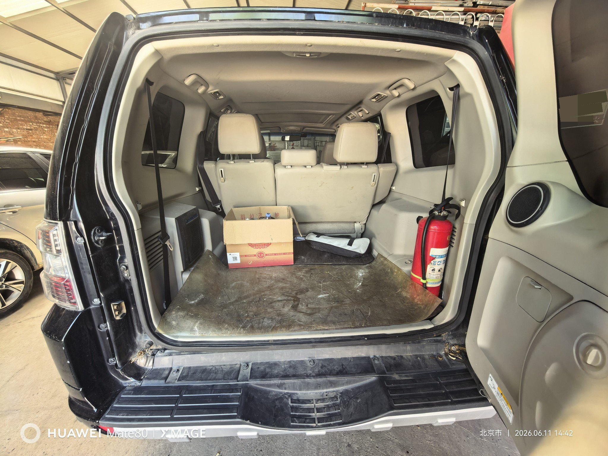 Mitsubishi Pajero (Imported) 2018 Pajero 3.8 GLS with sunroof, dual differential — 7