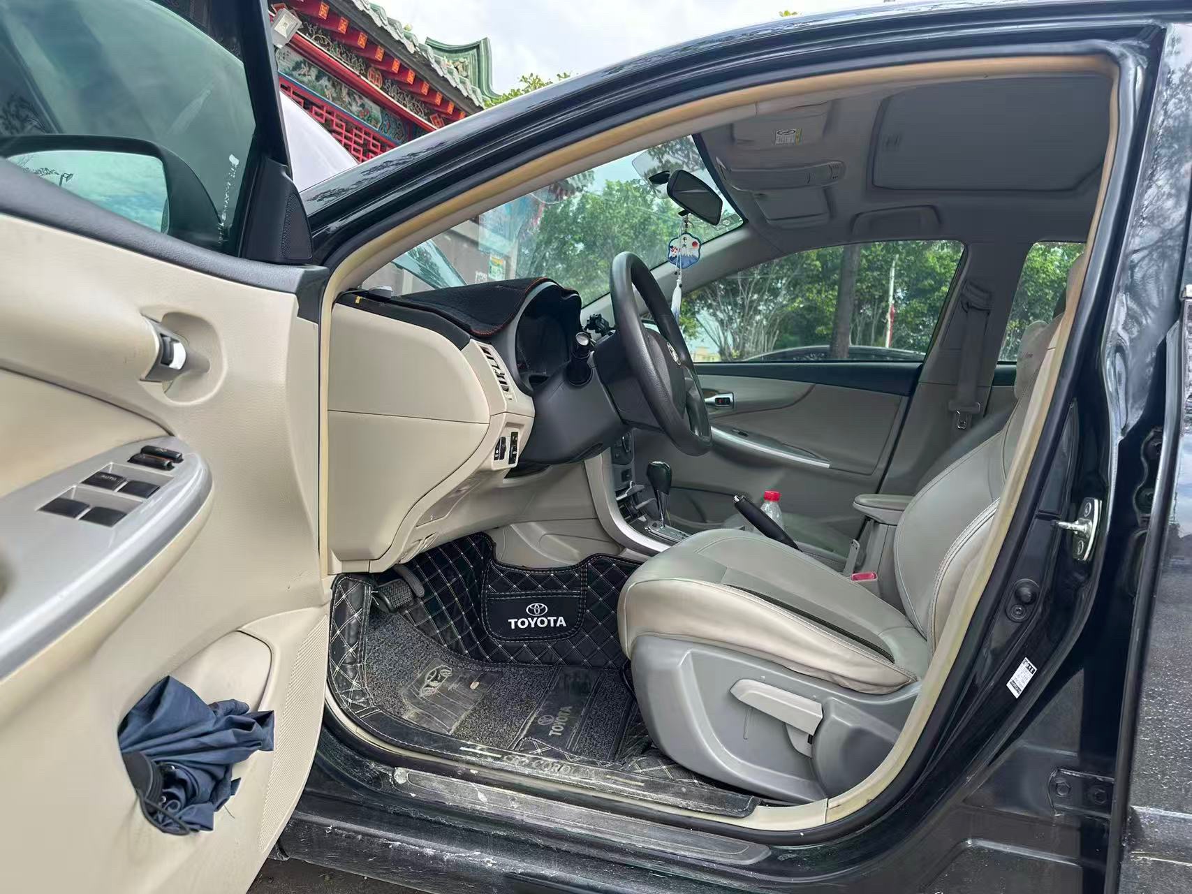 Toyota 2013 Corolla 1.6 GL Ultra-Cool Special Edition — 3