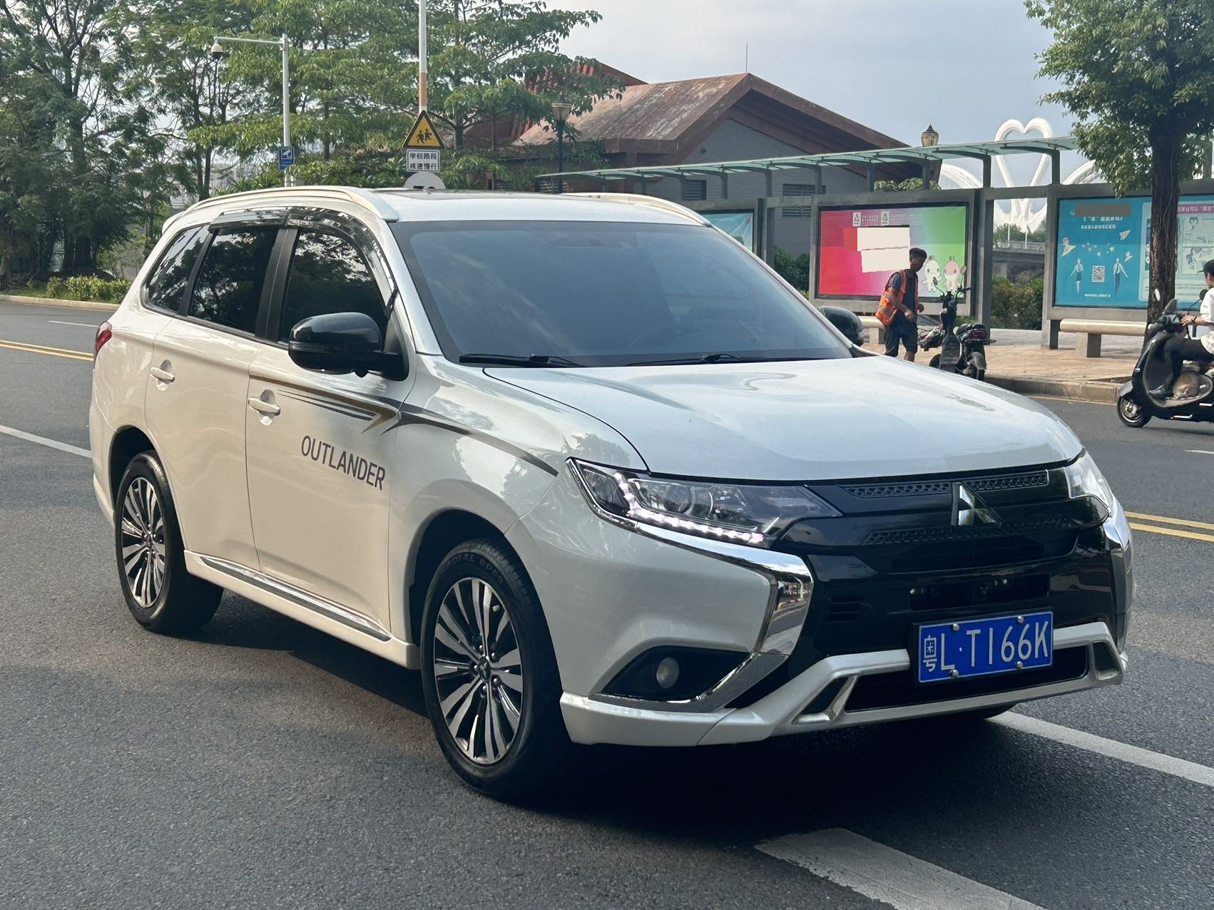 Mitsubishi 2021 Outlander 2.0 CVT 2WD Enjoyment 7-seater — 3